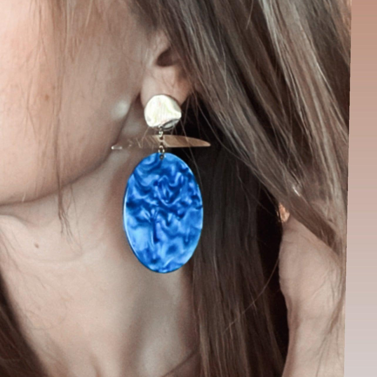 Boucles d’oreilles ANAELLE résine bleue océan - Créations Uniques - Créations Uniques