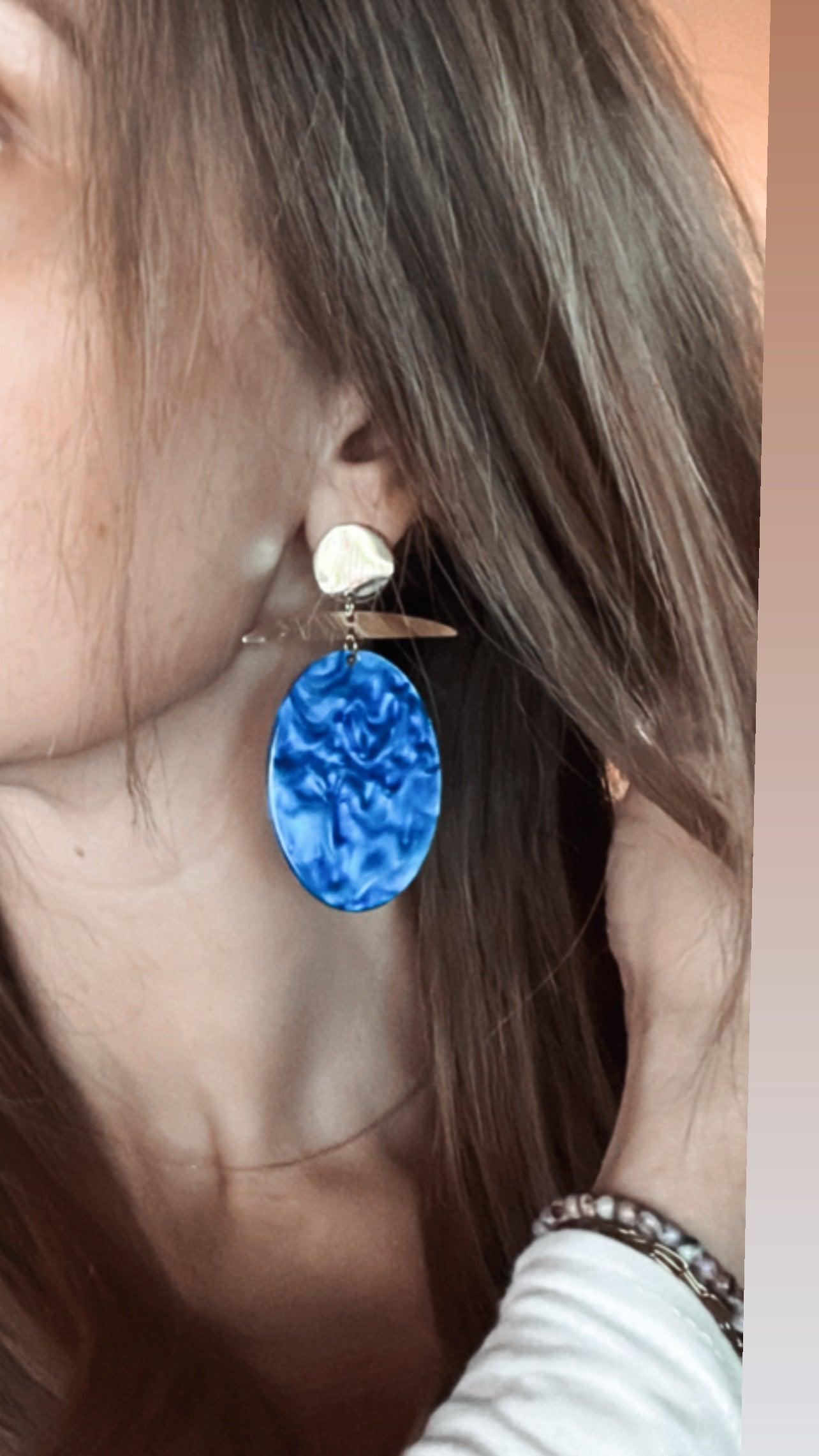 Boucles d’oreilles ANAELLE résine bleue océan - Créations Uniques - Créations Uniques