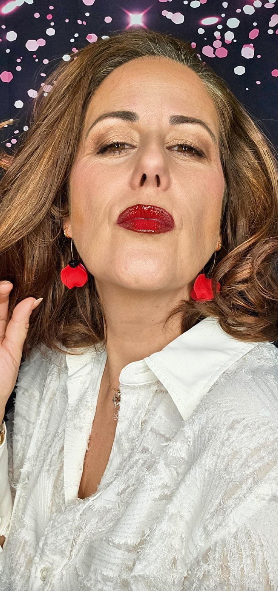 Boucles d’oreilles MARIELLE pétales rouges et cœurs cristal noirs - Créations Uniques - Créations Uniques