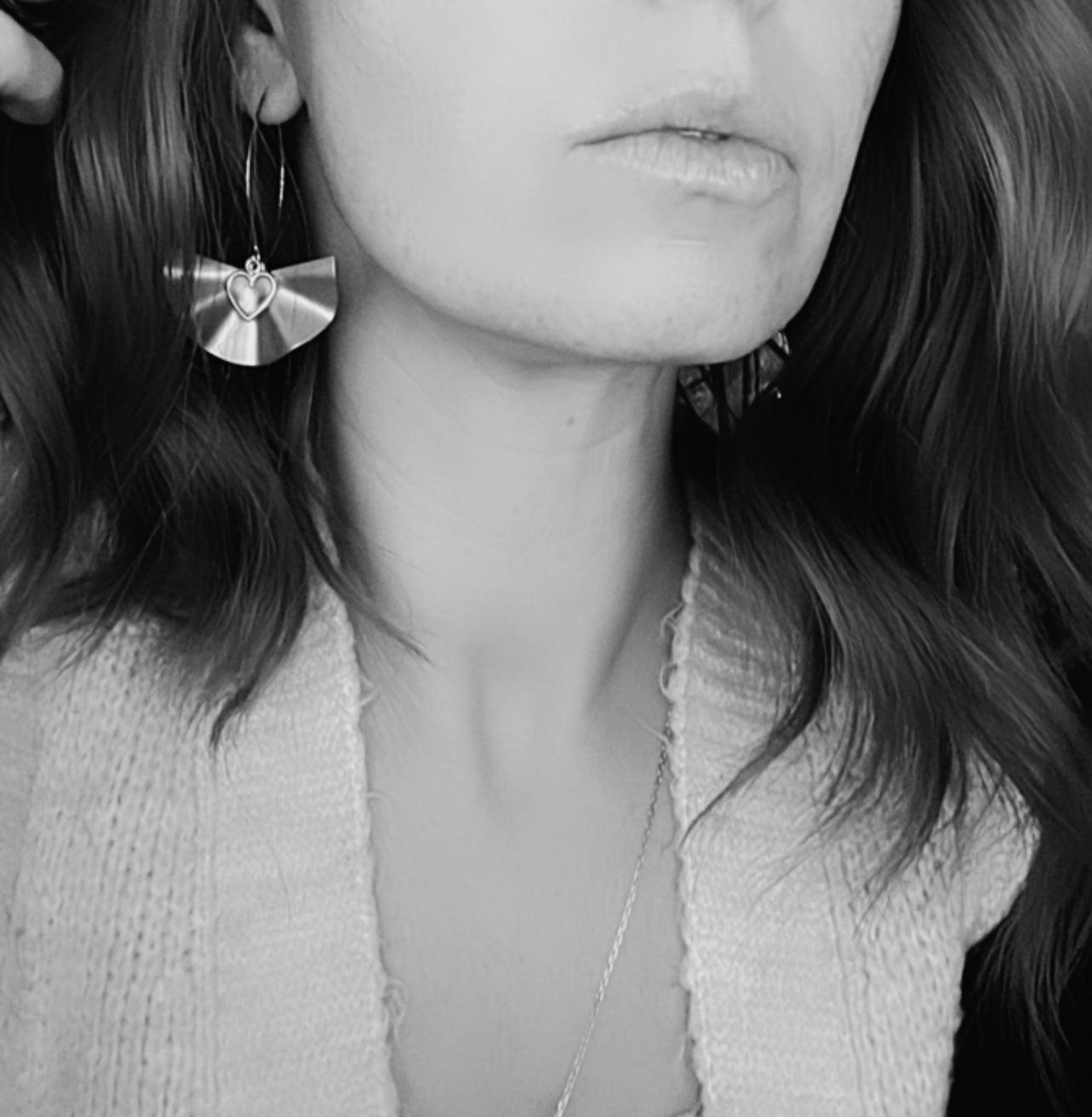 Boucles d’oreilles SELENE éventails dorés version longue - Créations Uniques - Créations Uniques