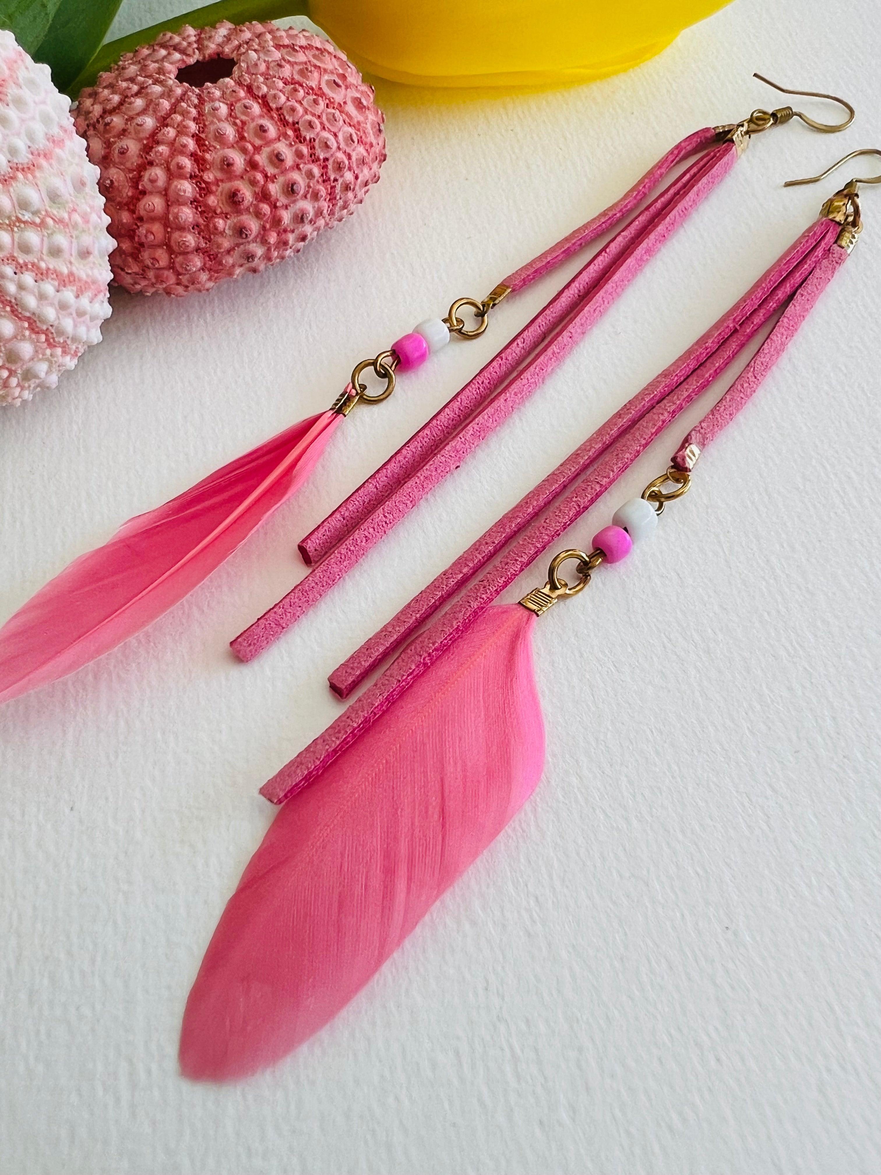 Boucles d’oreilles longues DEVA plumes roses - Créations Uniques