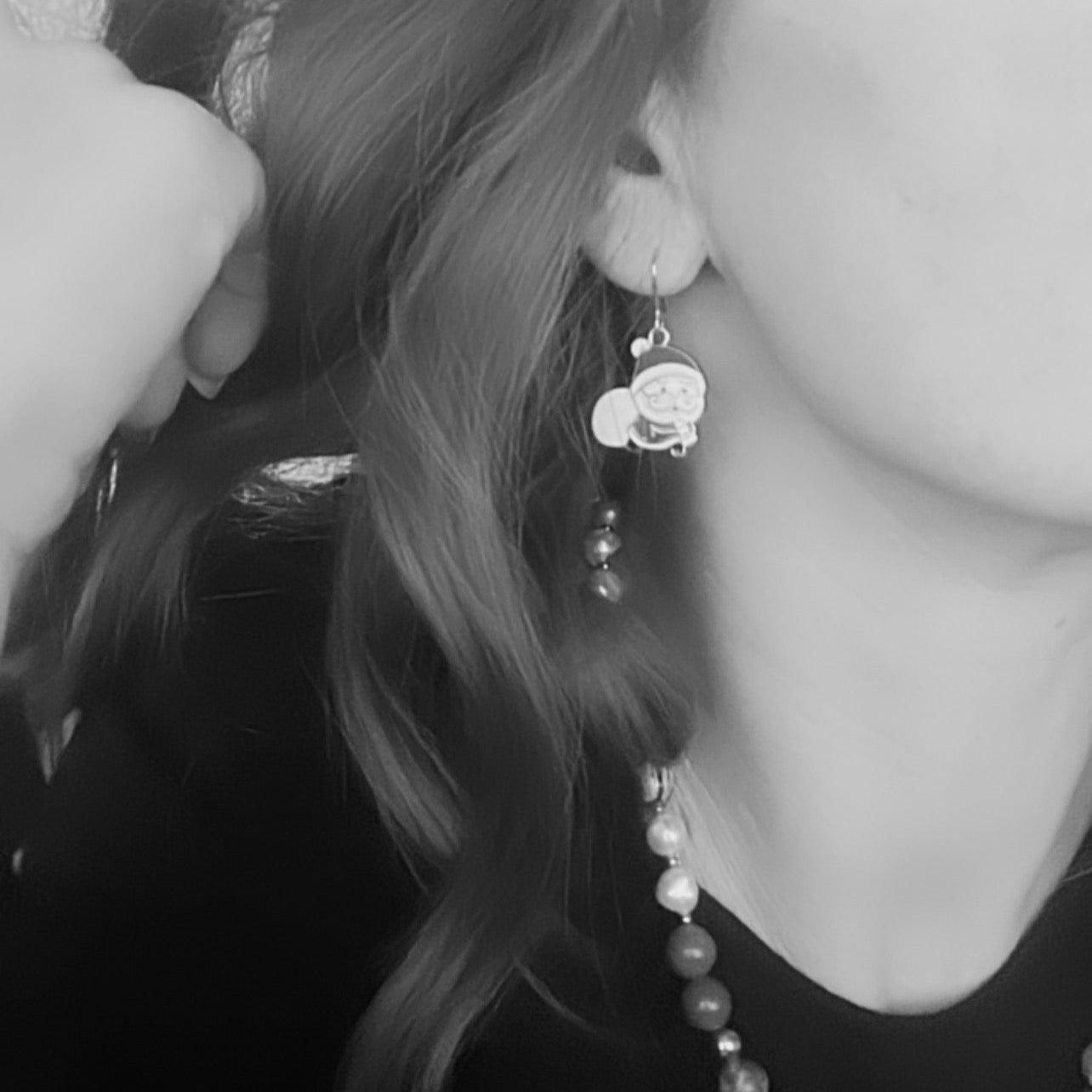 Boucles d’oreilles Père Noël rouge et blanc - Créations Uniques - Créations Uniques