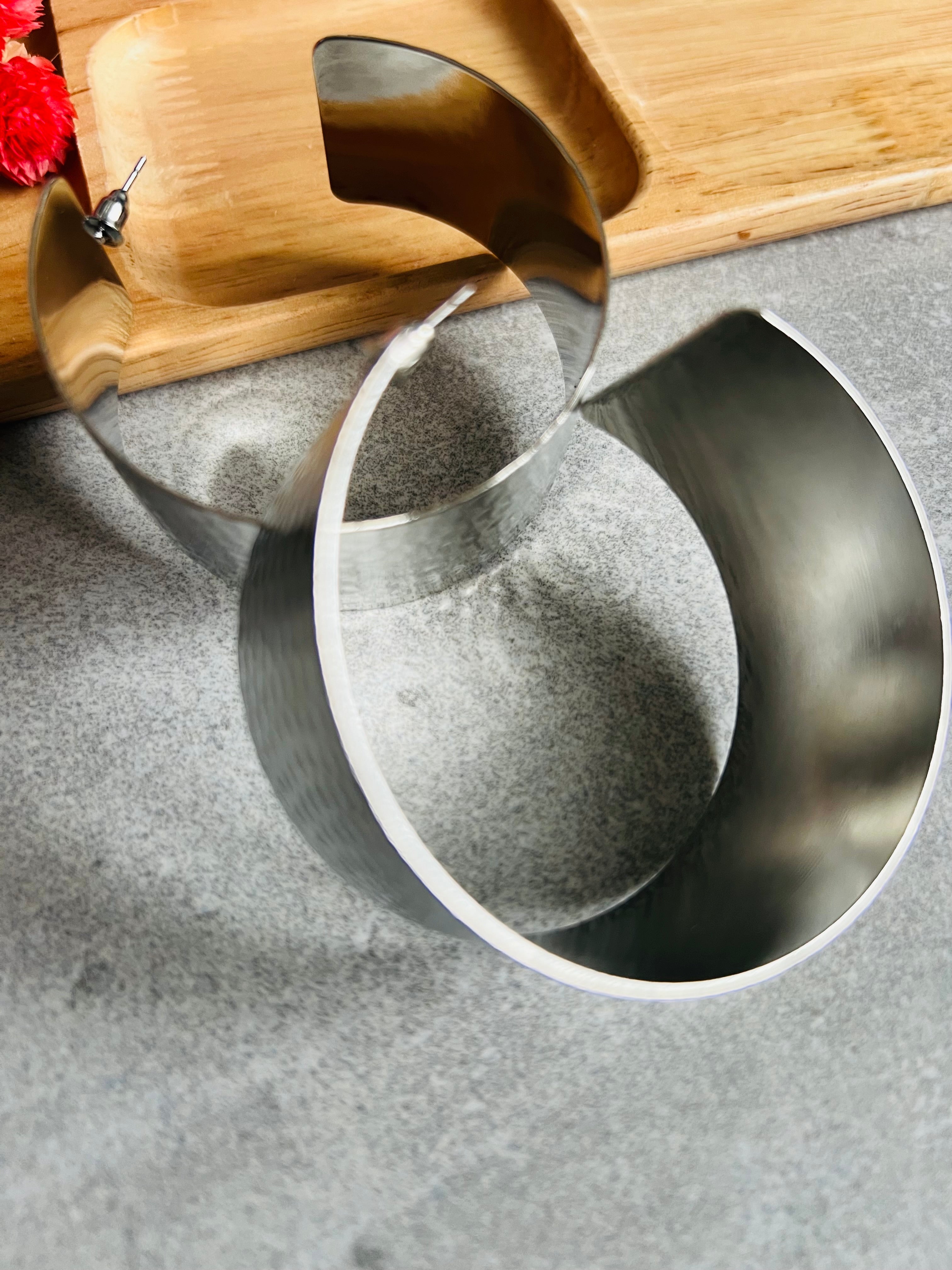 Boucles d’oreilles DAURINE créoles argentées larges - Créations Uniques