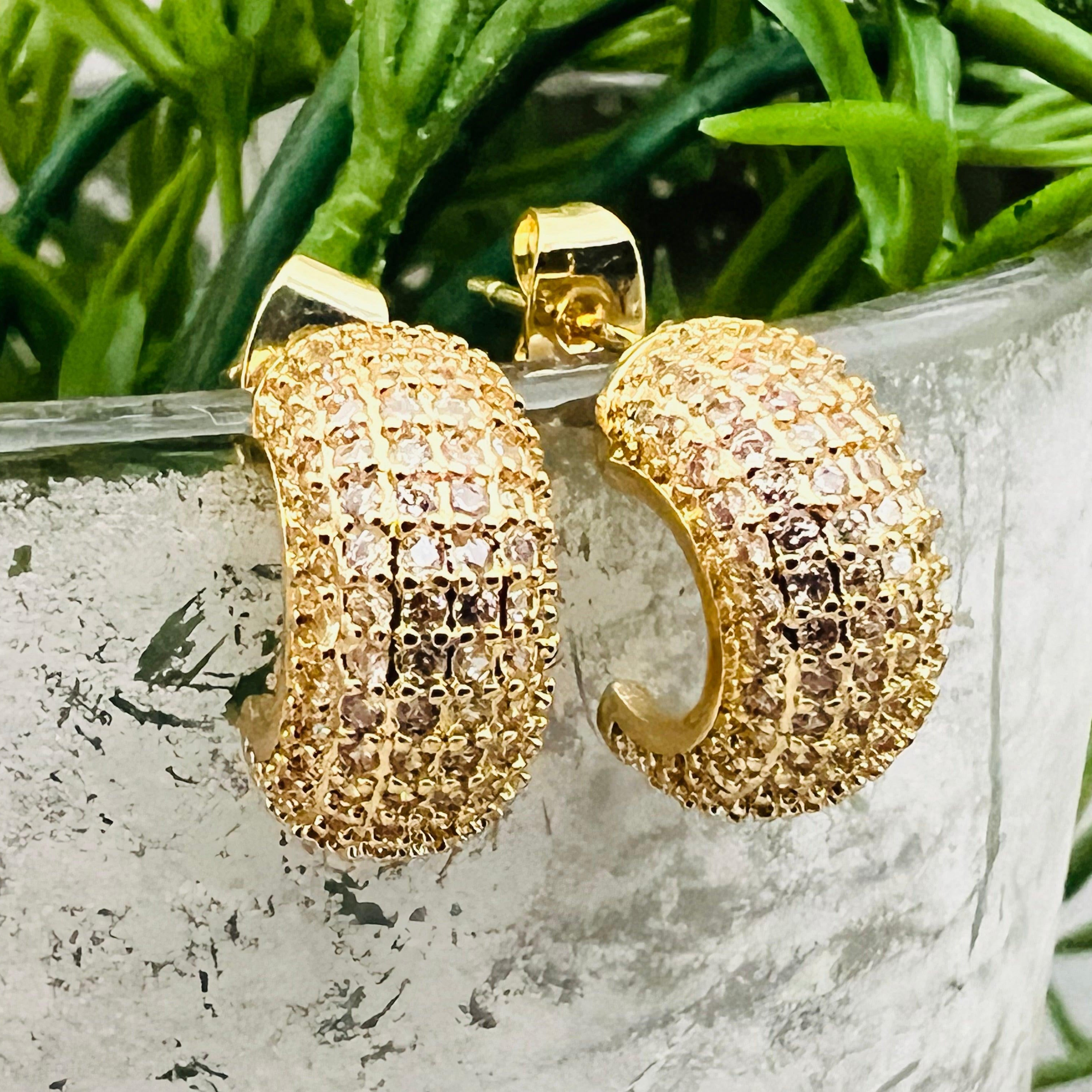 Boucles d’oreilles JAICY mini créoles bombées strass - Créations Uniques