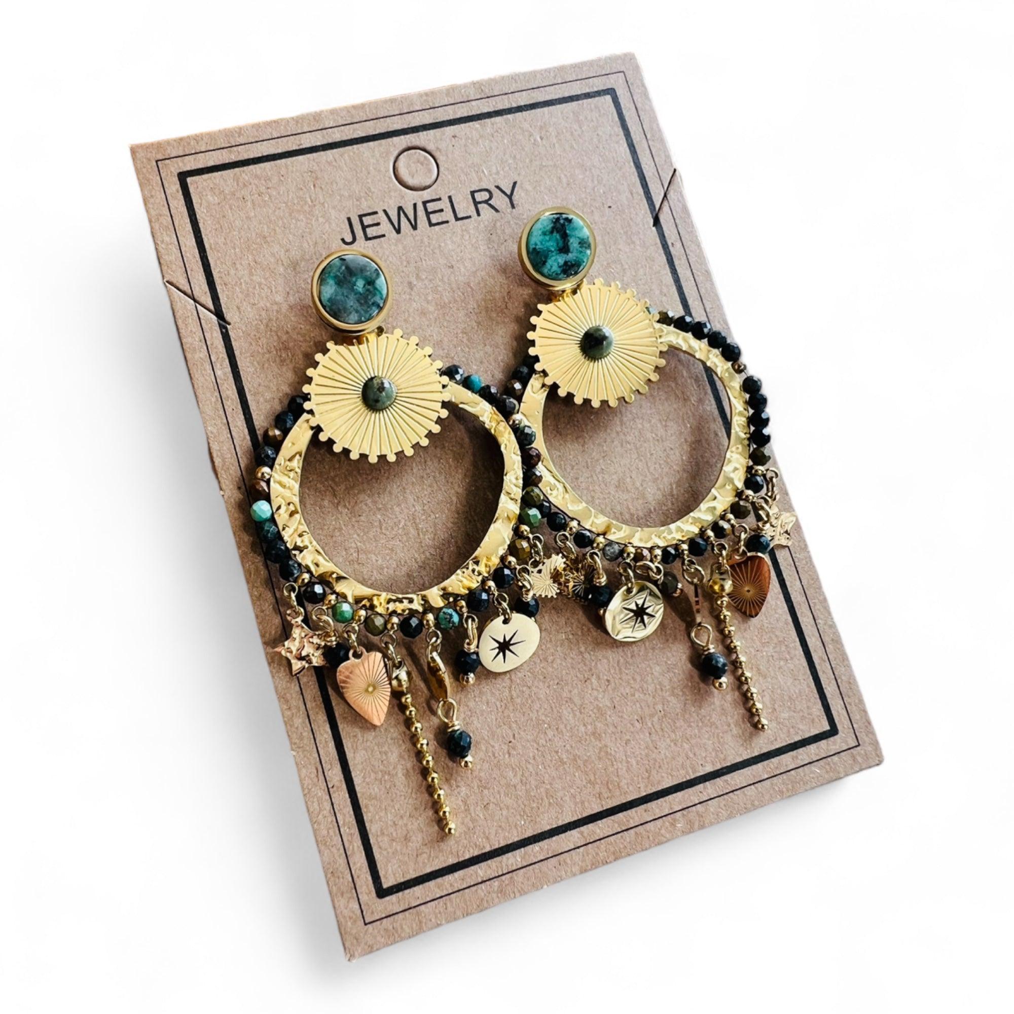 Boucles d’oreilles MARIE-AMELIE dorées, perles et multi pampilles clous vert foncé - Créations Uniques