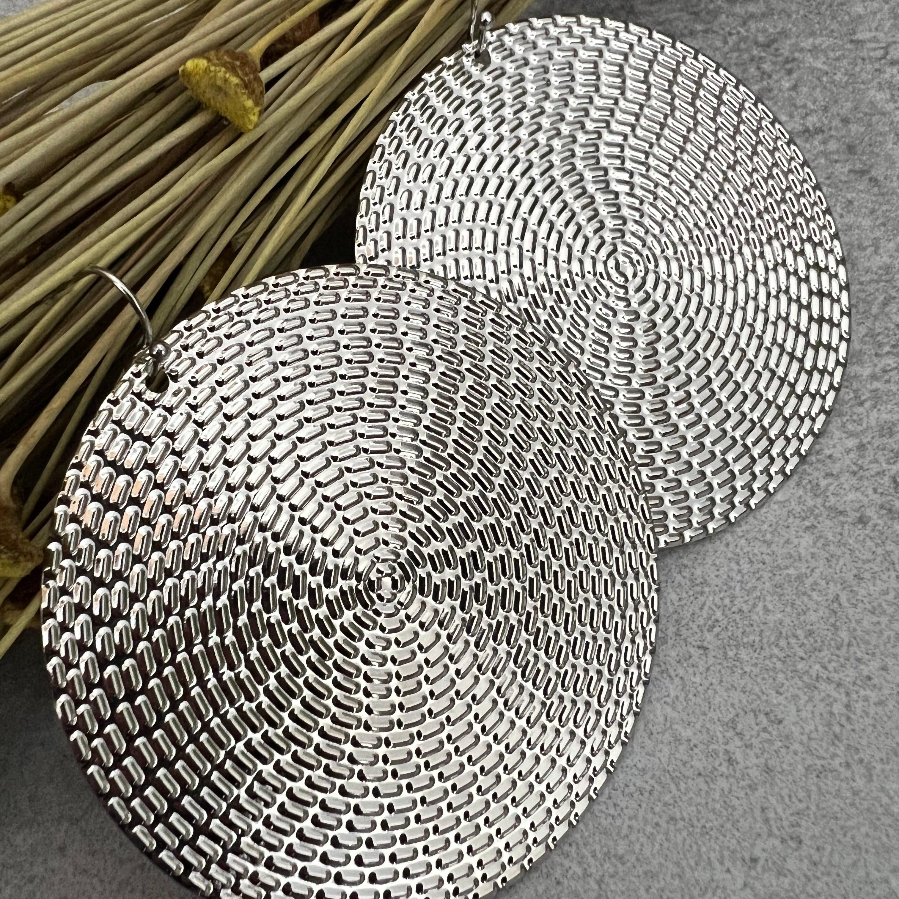 Boucles d’oreilles MARINE grands disques argentés - Créations Uniques - Créations Uniques