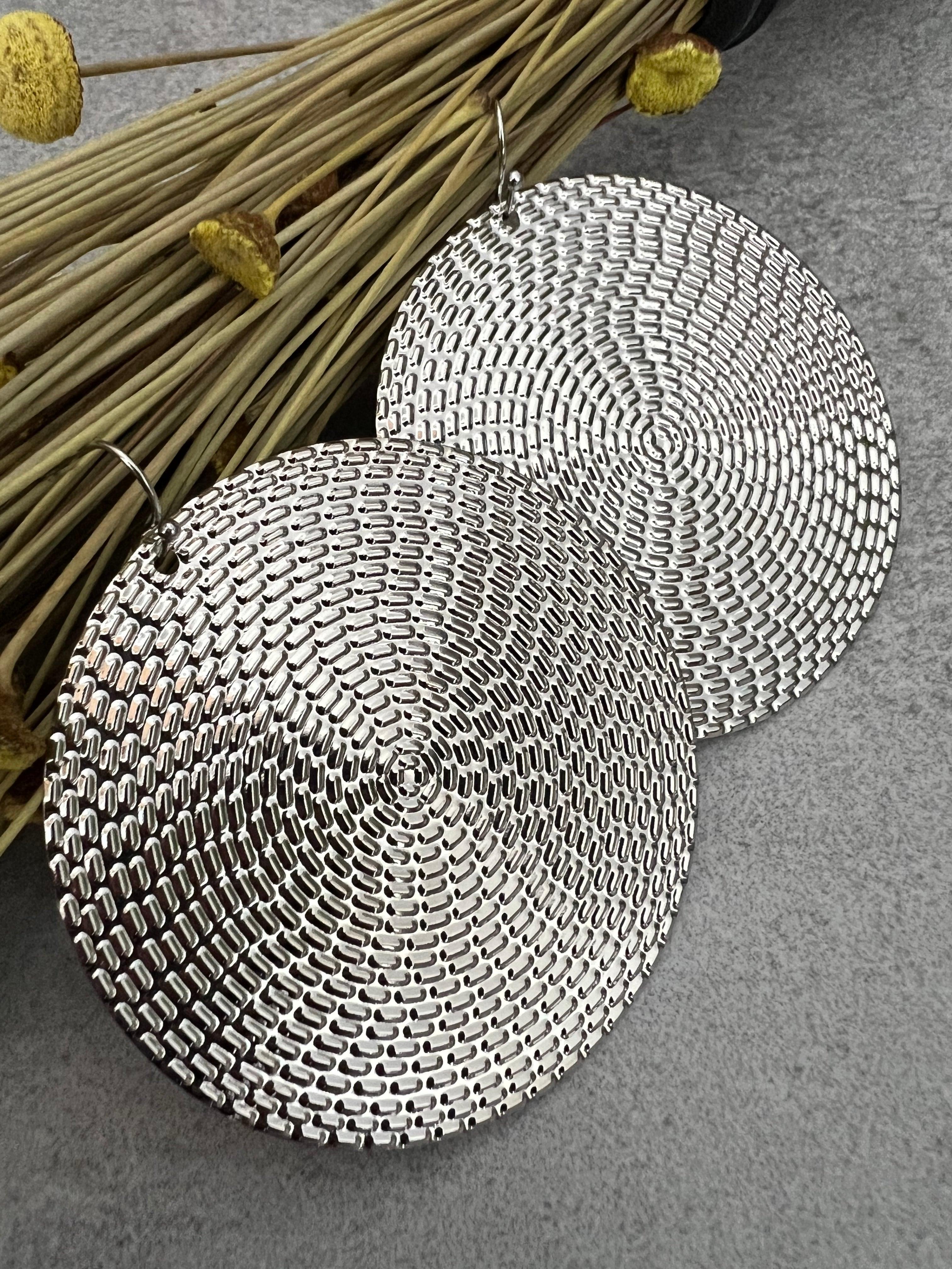 Boucles d’oreilles MARINE grands disques argentés - Créations Uniques - Créations Uniques