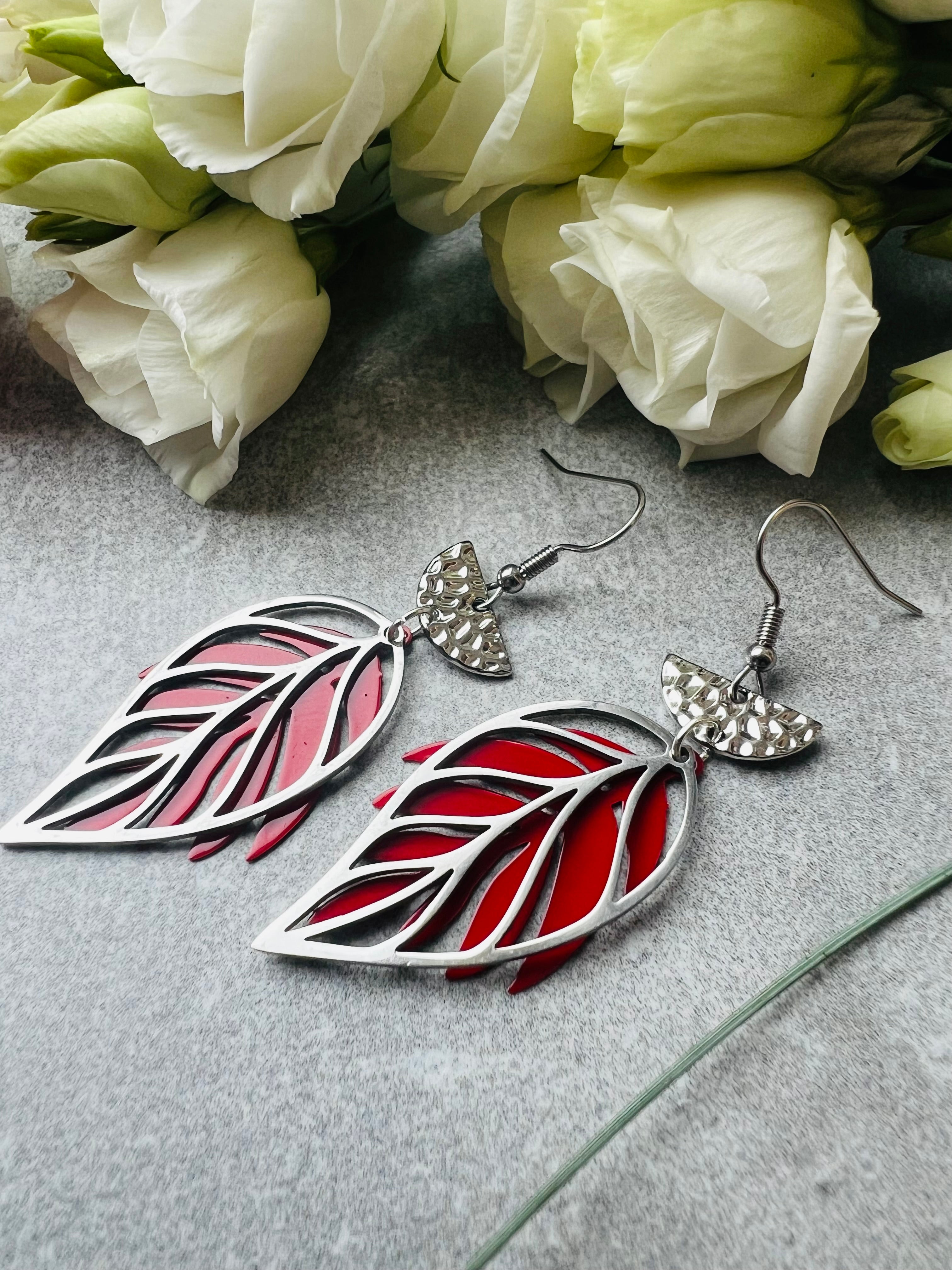 Boucles d’oreilles SHELAINE feuilles rouges - Créations Uniques - Créations Uniques