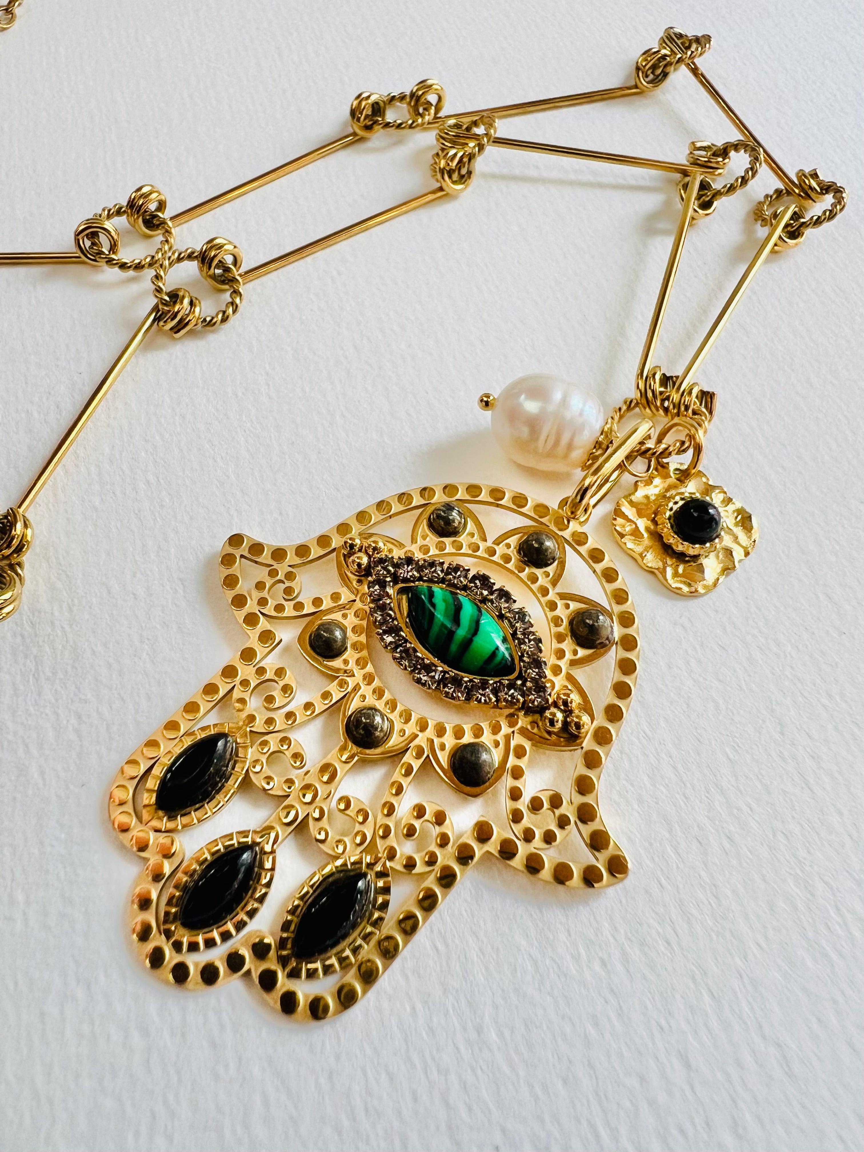 Collier TALYA sautoir et pendentif main de fatma - Créations Uniques