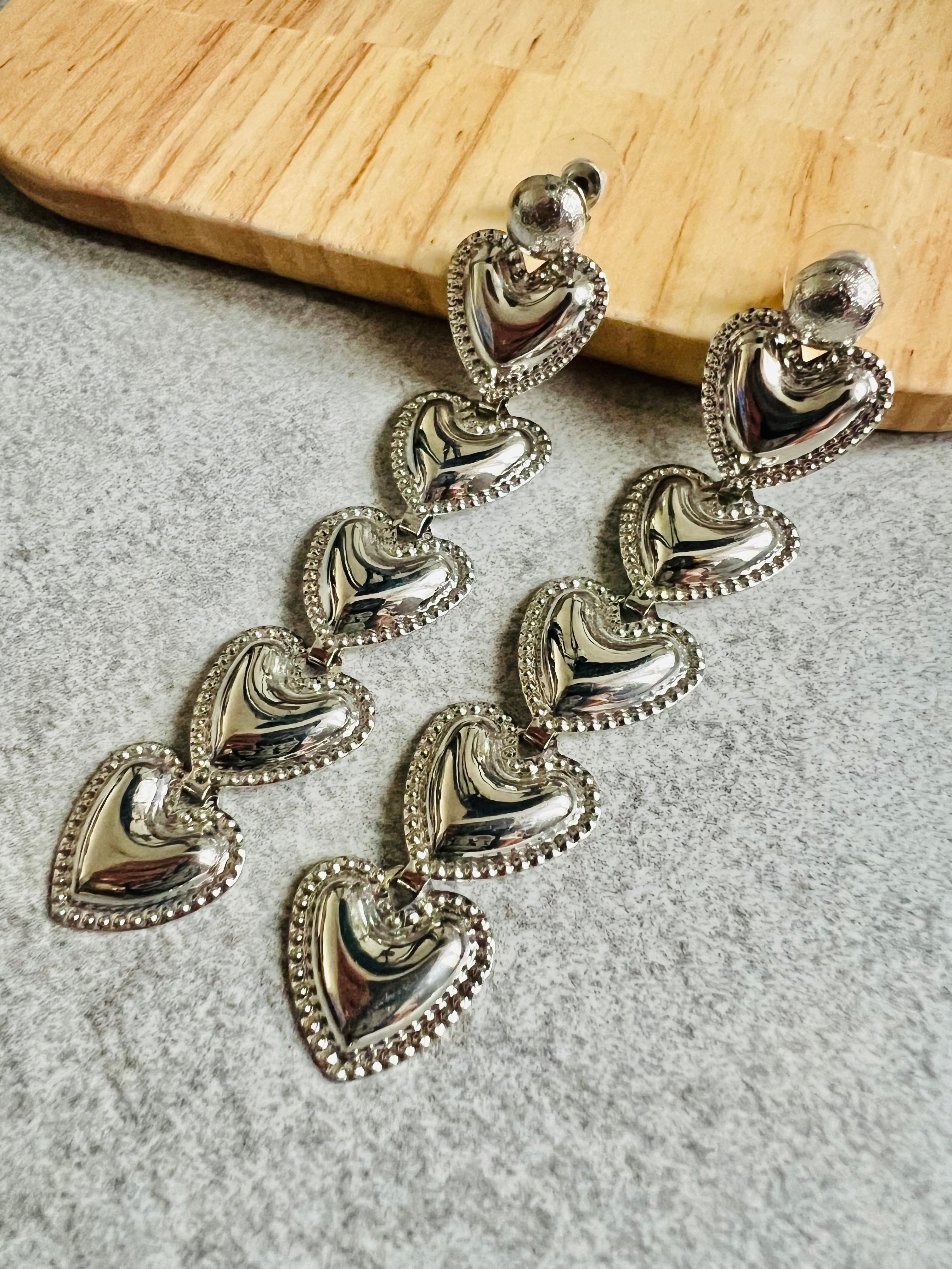 Boucles d’oreilles CAMYLIA cœurs argentés - Créations Uniques