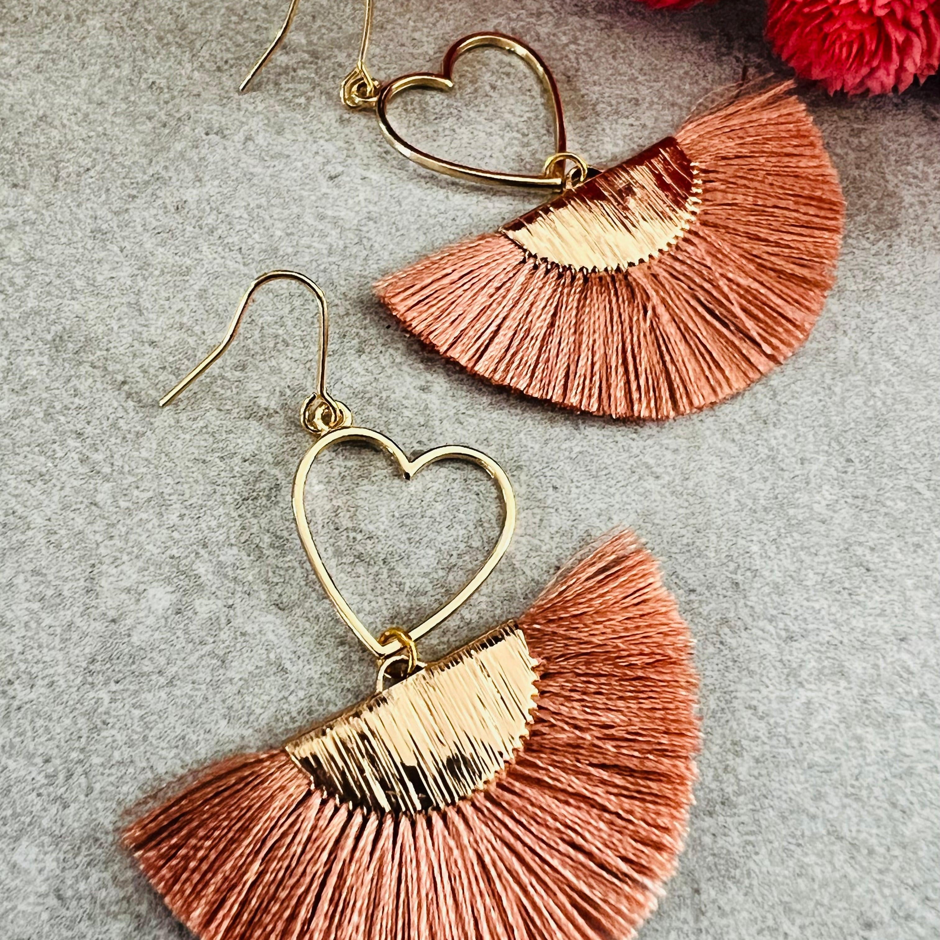 Boucles d’oreilles MARYLAUR cœurs dorés et éventail terracotta - Créations Uniques - Créations Uniques