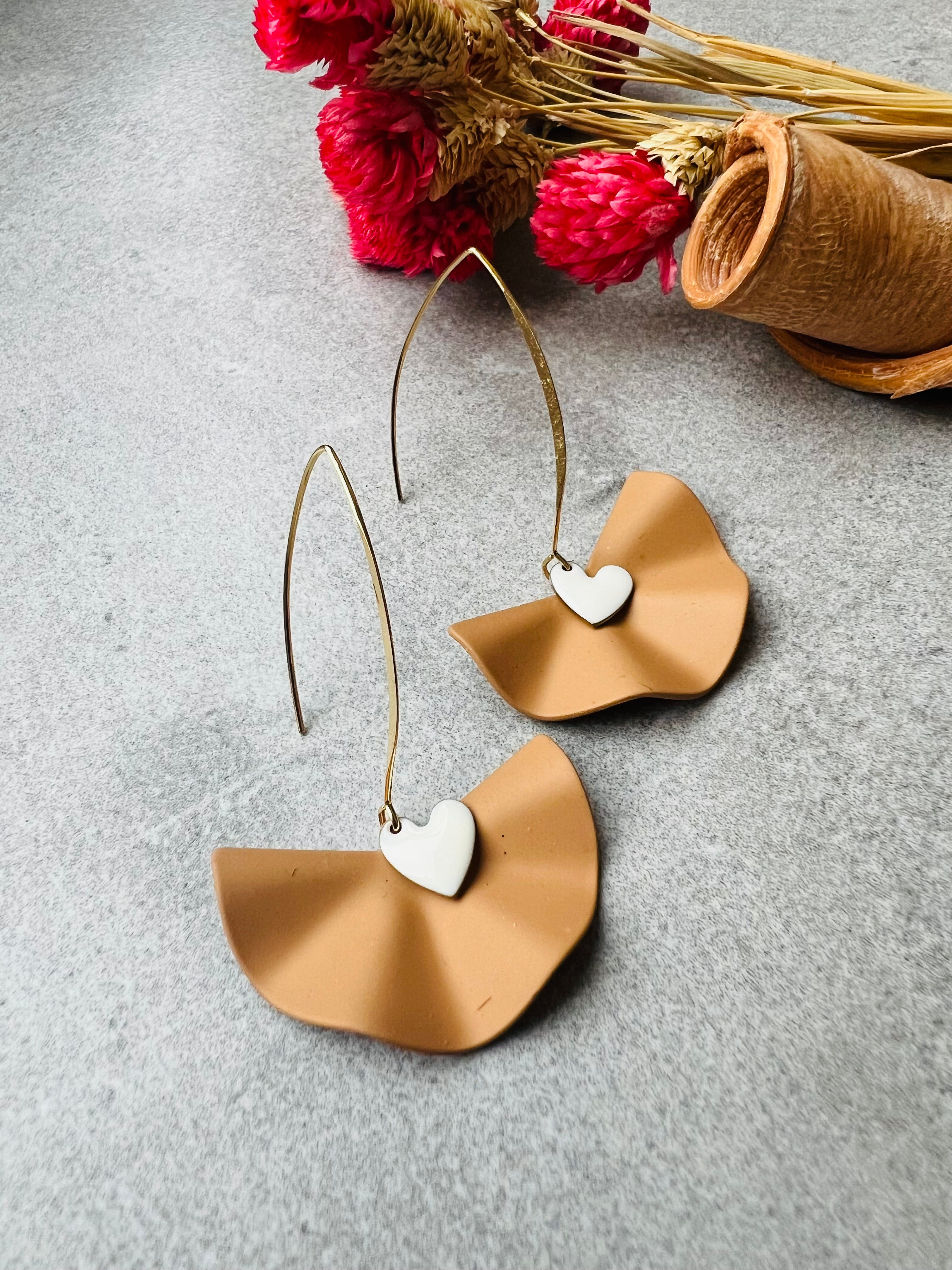 Boucles d’oreilles SELENE éventail beige - Créations Uniques - Créations Uniques