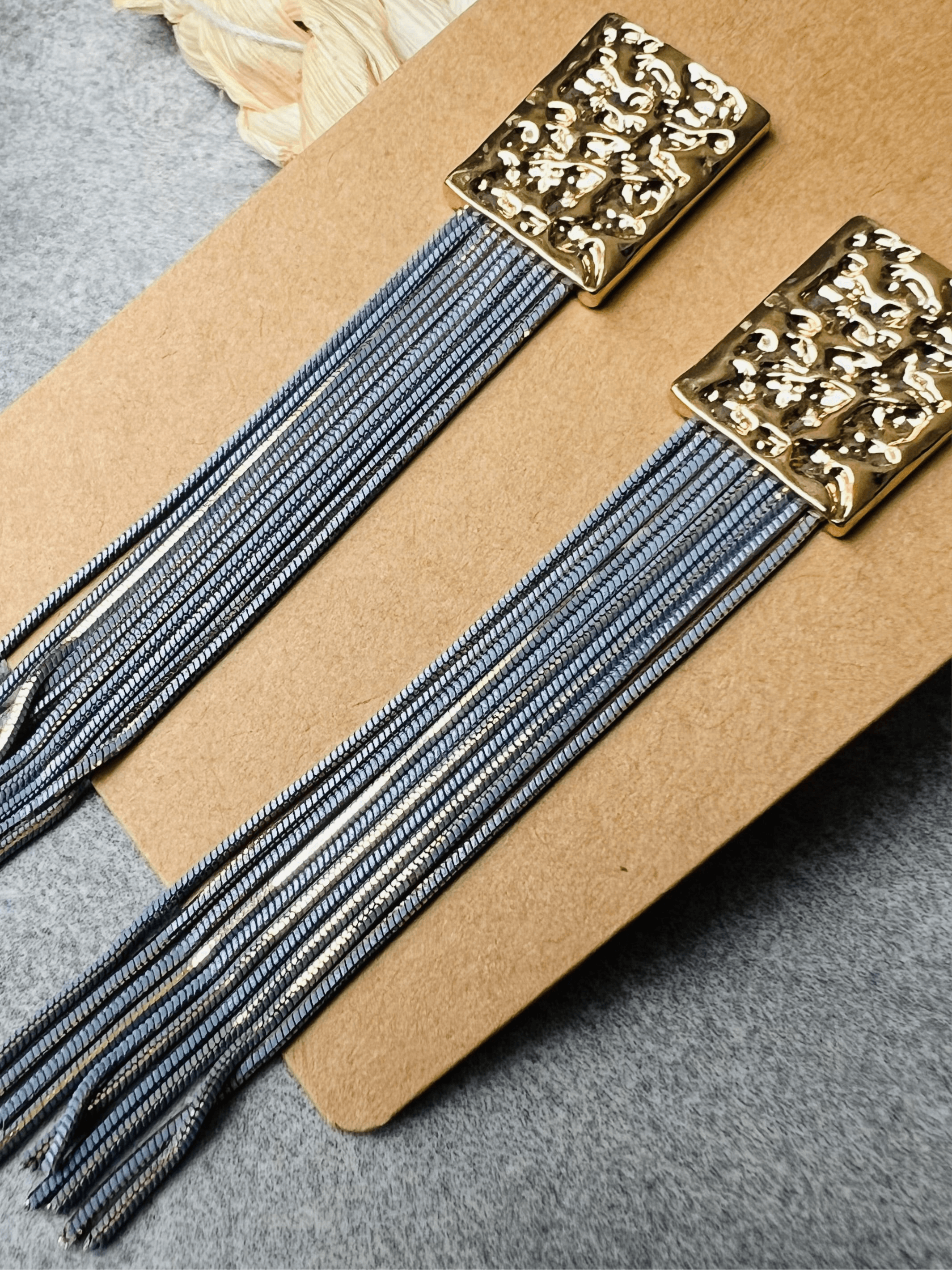 Boucles d’oreilles YVETT gris bleu et dorées - Créations Uniques