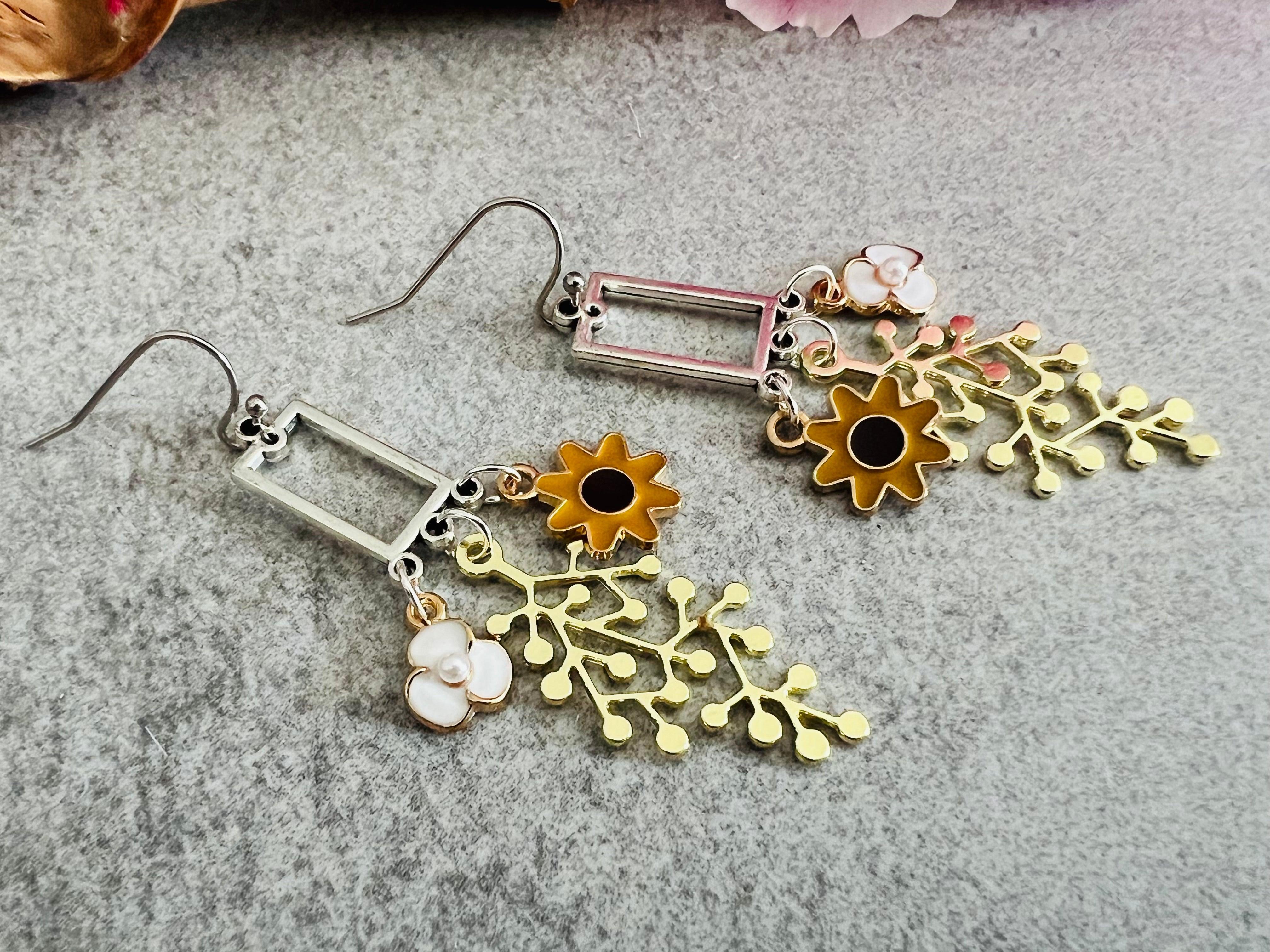 Boucles d’oreilles AURIANA feuillage doré et fleurs - Créations Uniques - Créations Uniques