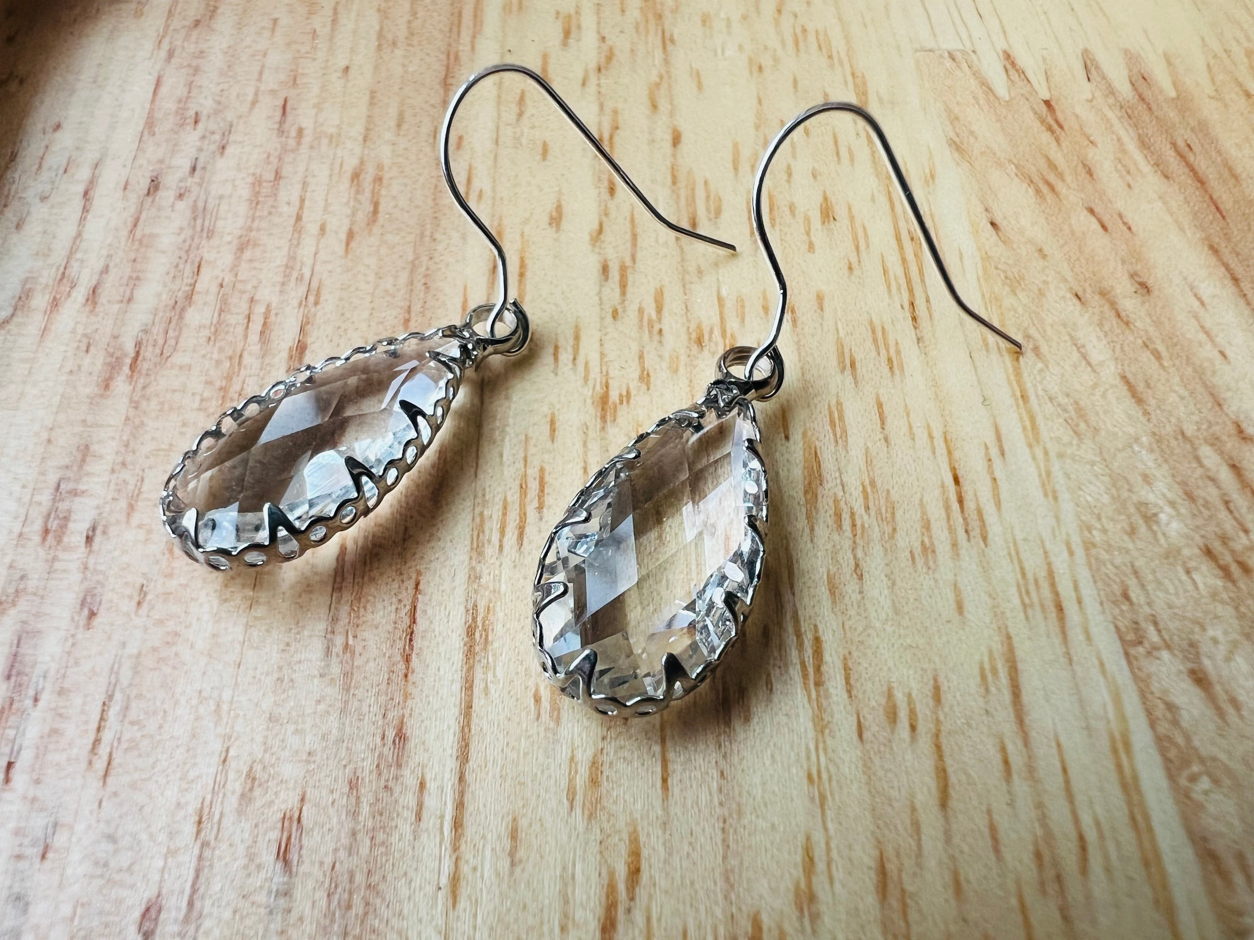 Boucles d’oreilles MARIE-LOU larmes serties - Créations Uniques - Créations Uniques