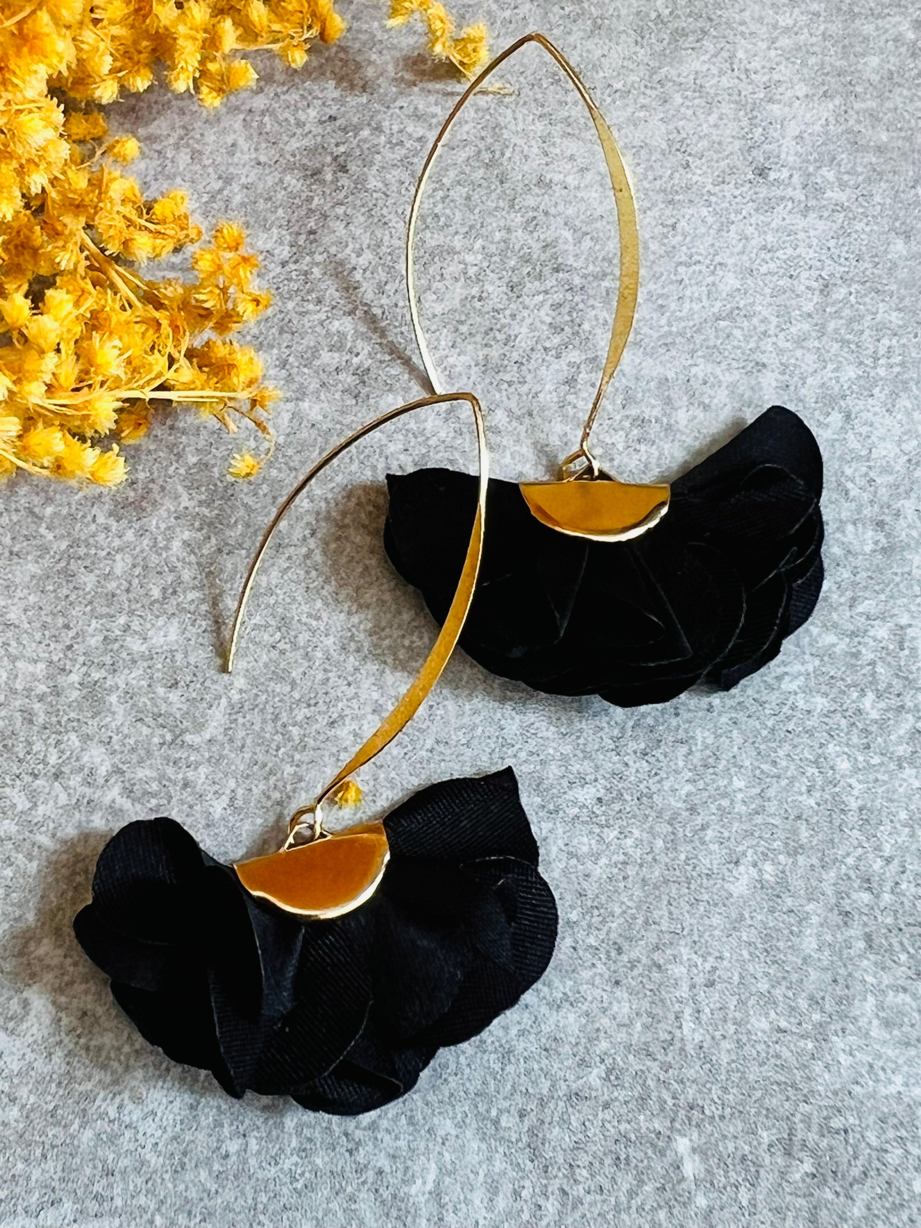 Boucles d’oreilles ESTHER pampilles tissu noir - Créations Uniques - Créations Uniques