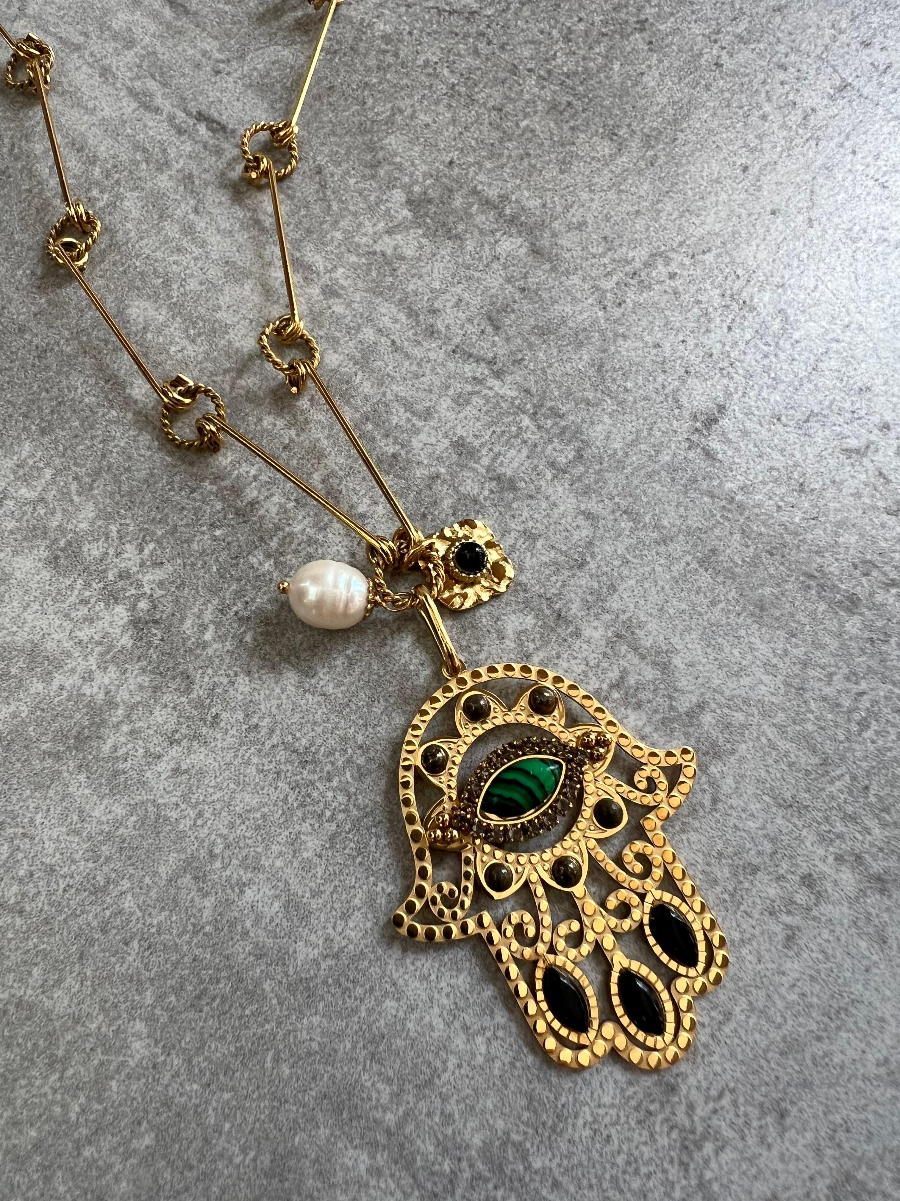Collier TALYA sautoir et pendentif main de fatma - Créations Uniques