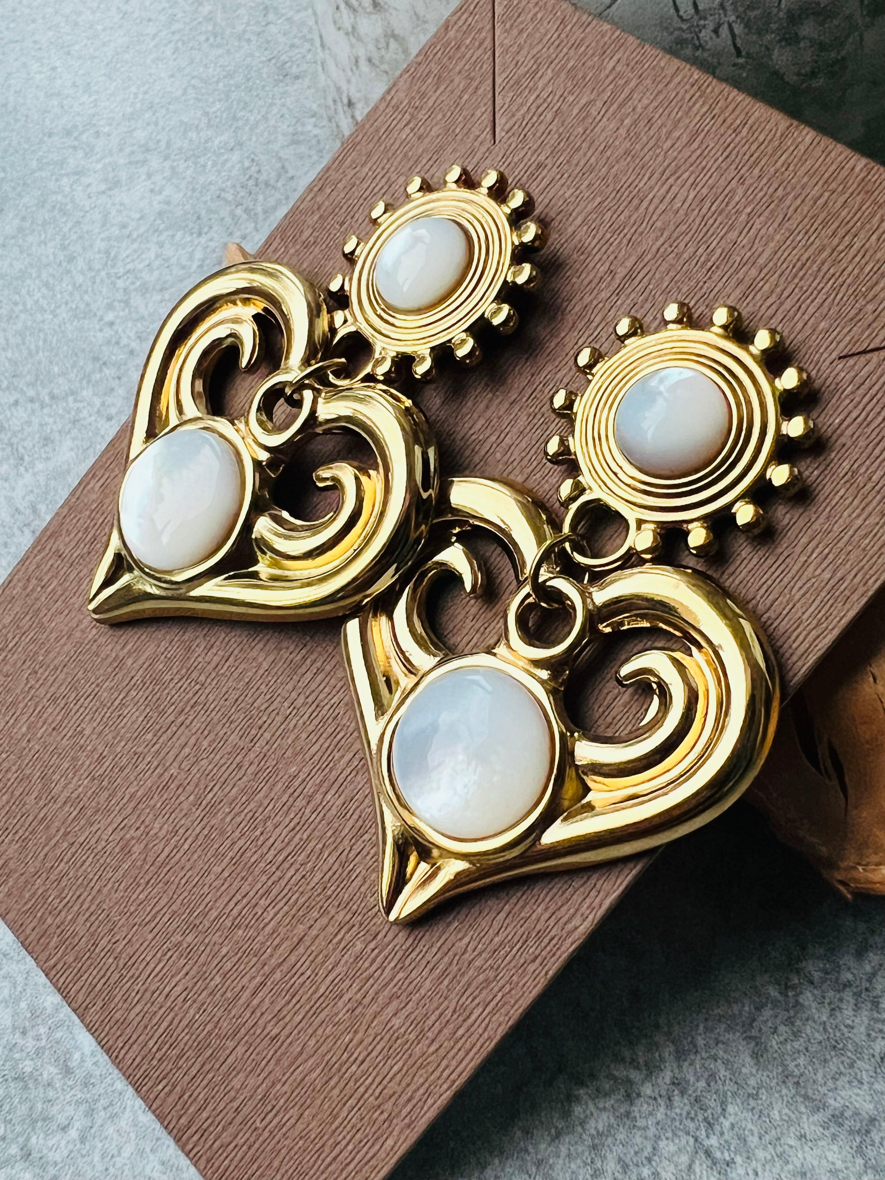 Boucles d’oreilles MARY cœurs dorés et blanc nacré - Créations Uniques