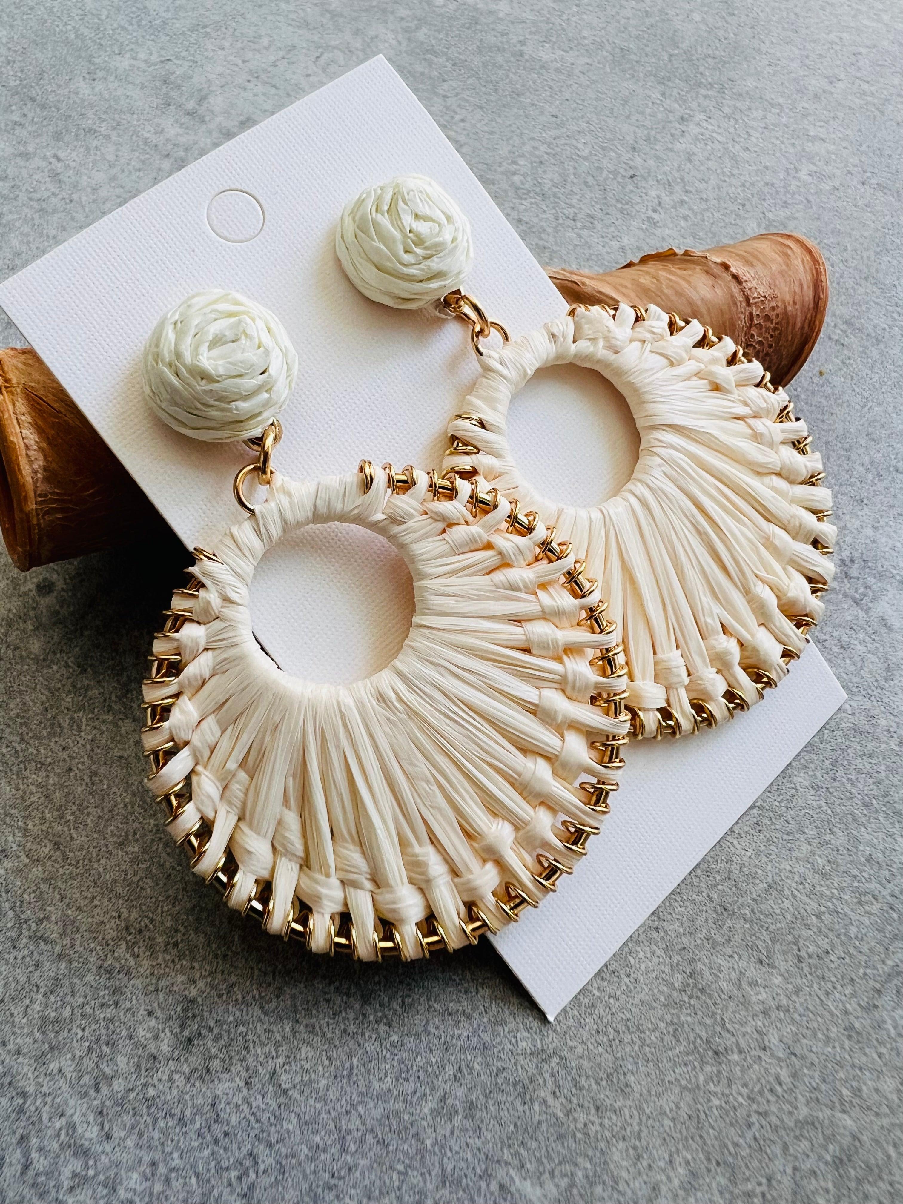 Boucles d’oreilles SIMONE raphia beige - Créations Uniques
