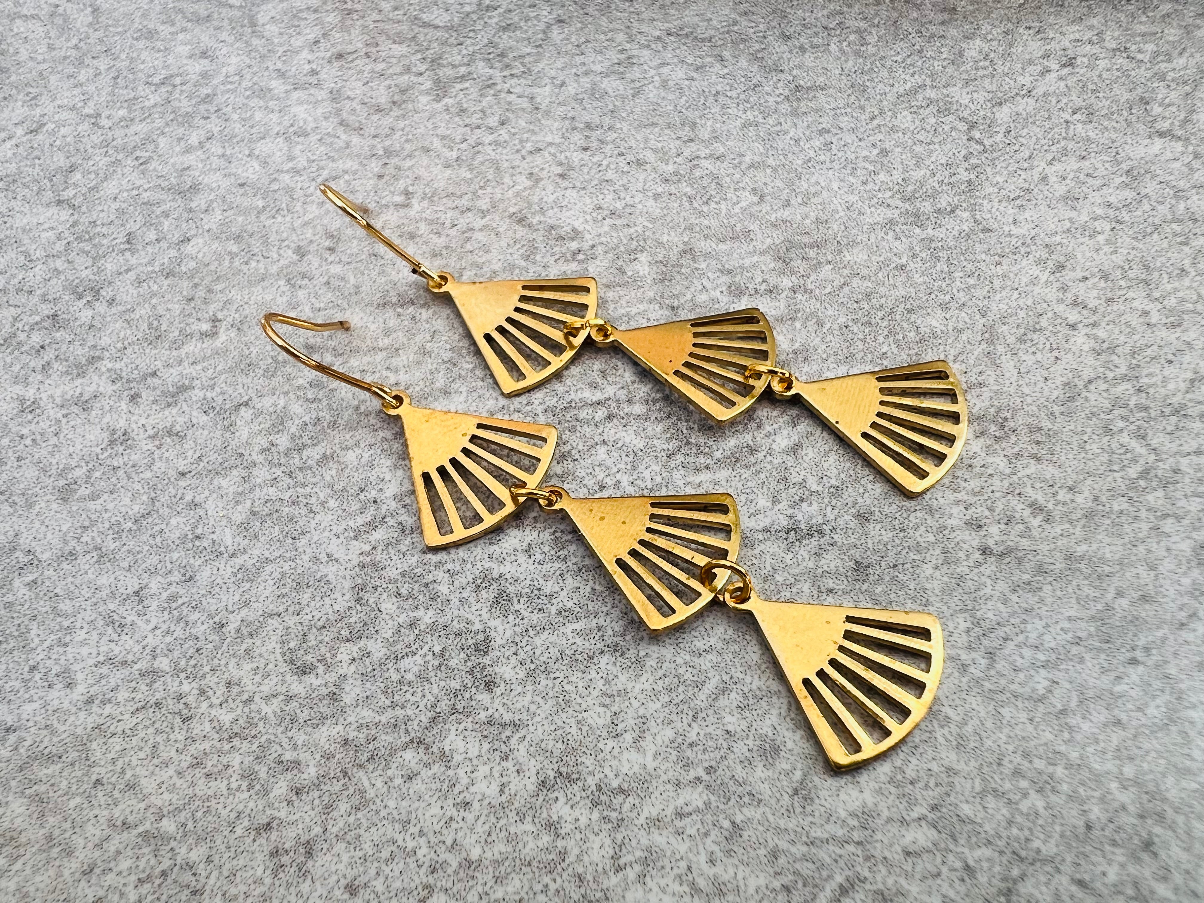 Boucles d’oreilles ERICA petits éventails dorés - Créations Uniques - Créations Uniques