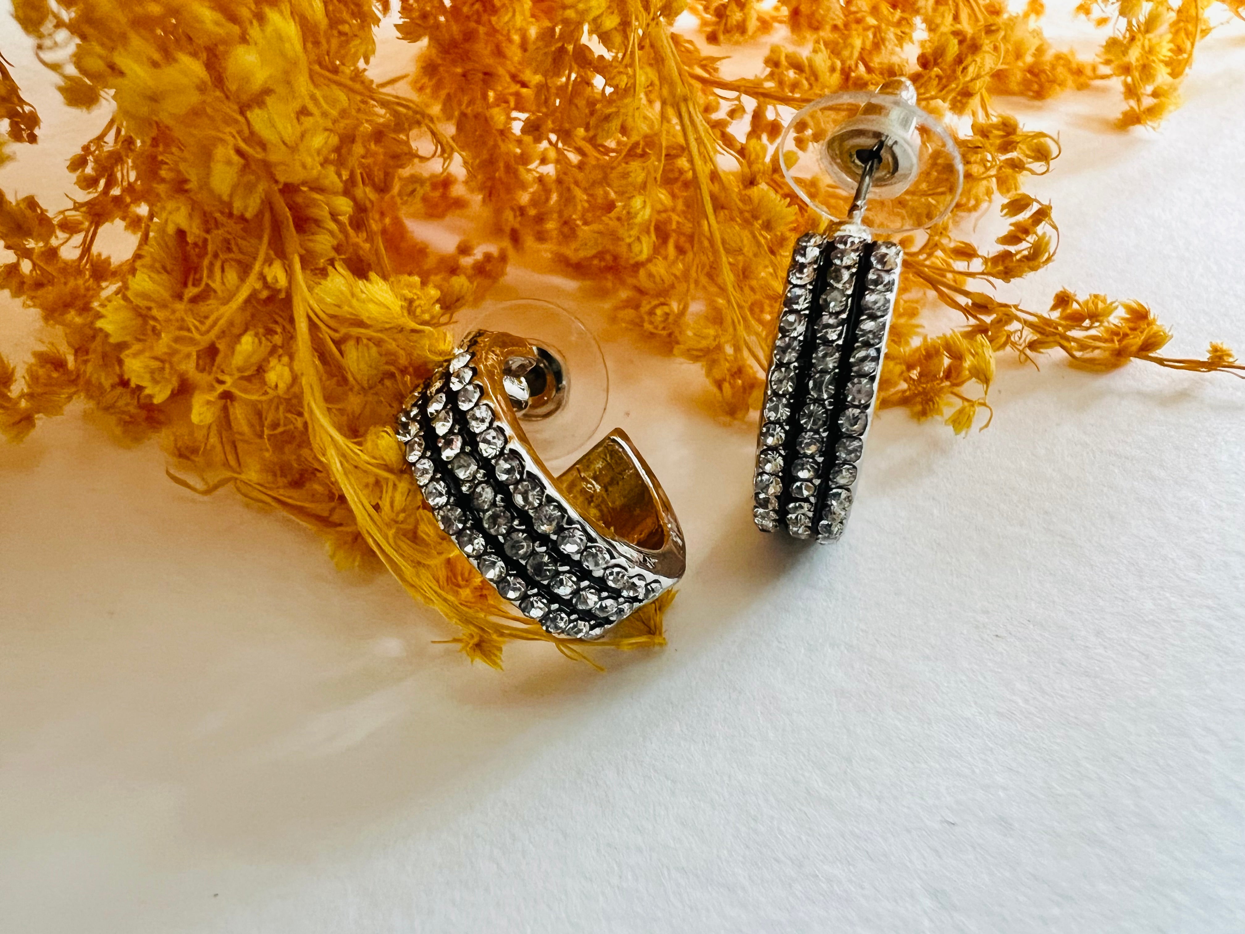 Boucles d’oreilles FELICIA mini créoles argentées strass - Créations Uniques