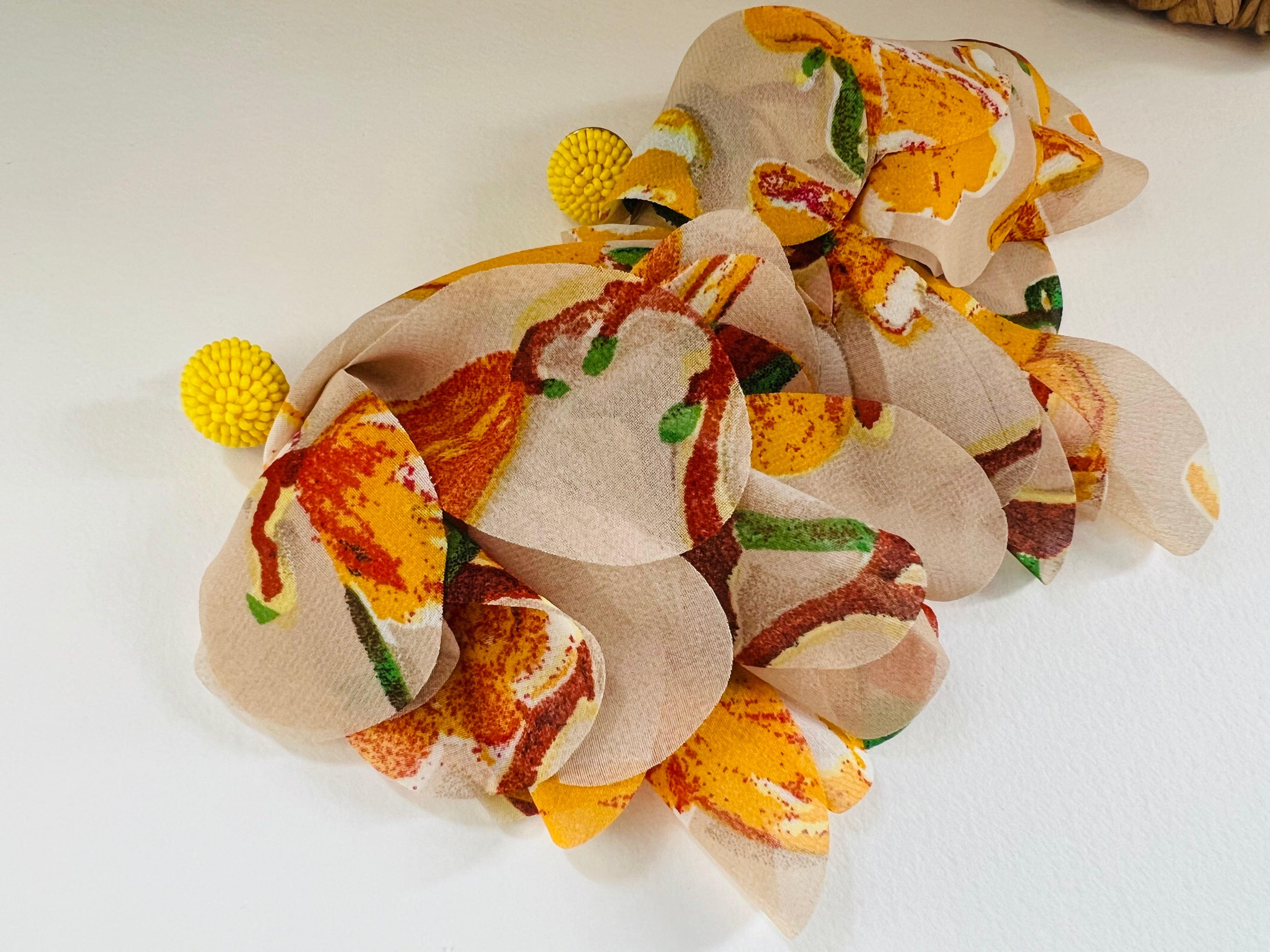 Boucles d’oreilles ALESSANDRA tissu motif fleuri jaune orangé - Créations Uniques
