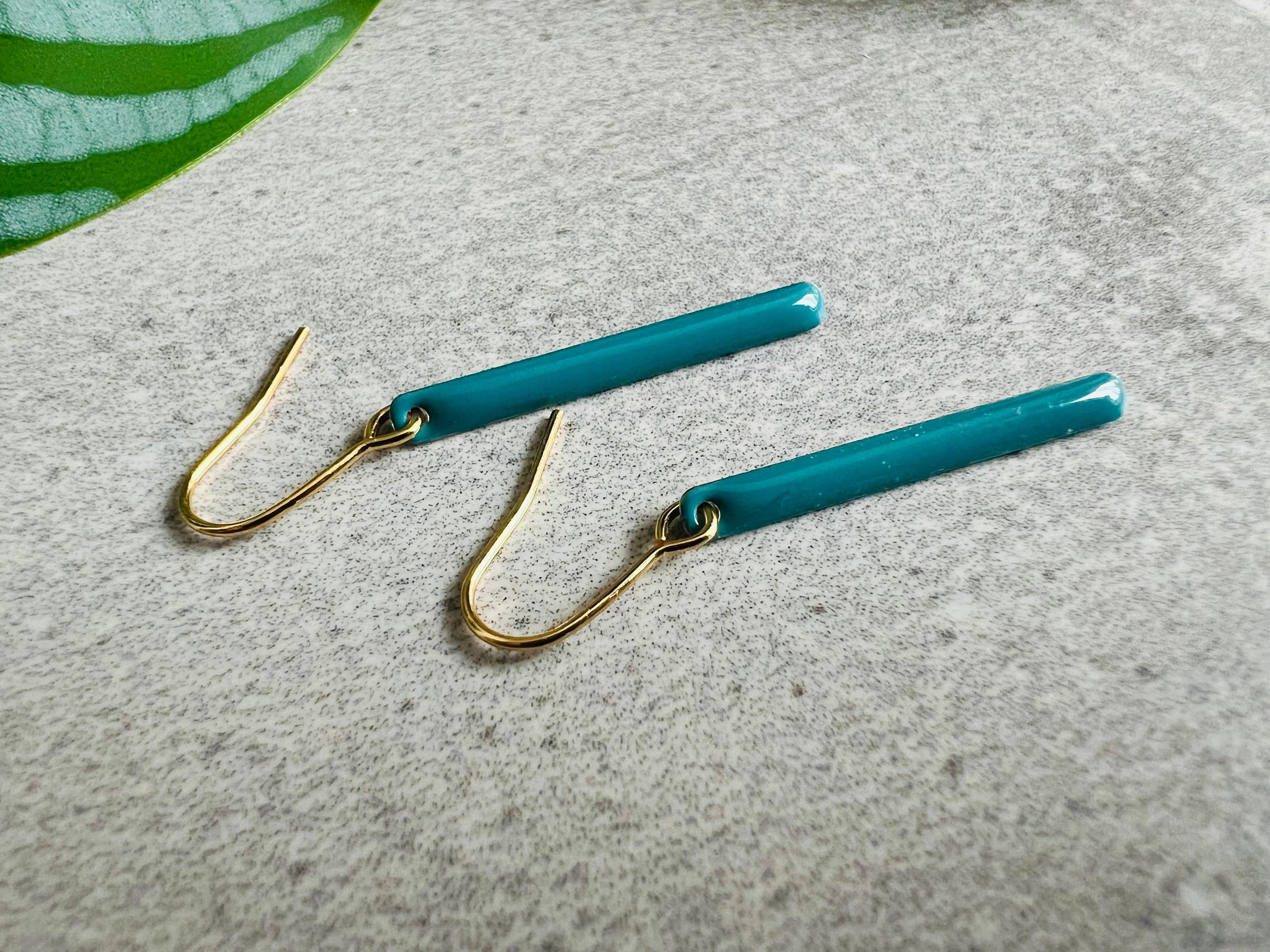 Boucles d’oreilles EDITH batons bleus minimalistes - Créations Uniques - Créations Uniques