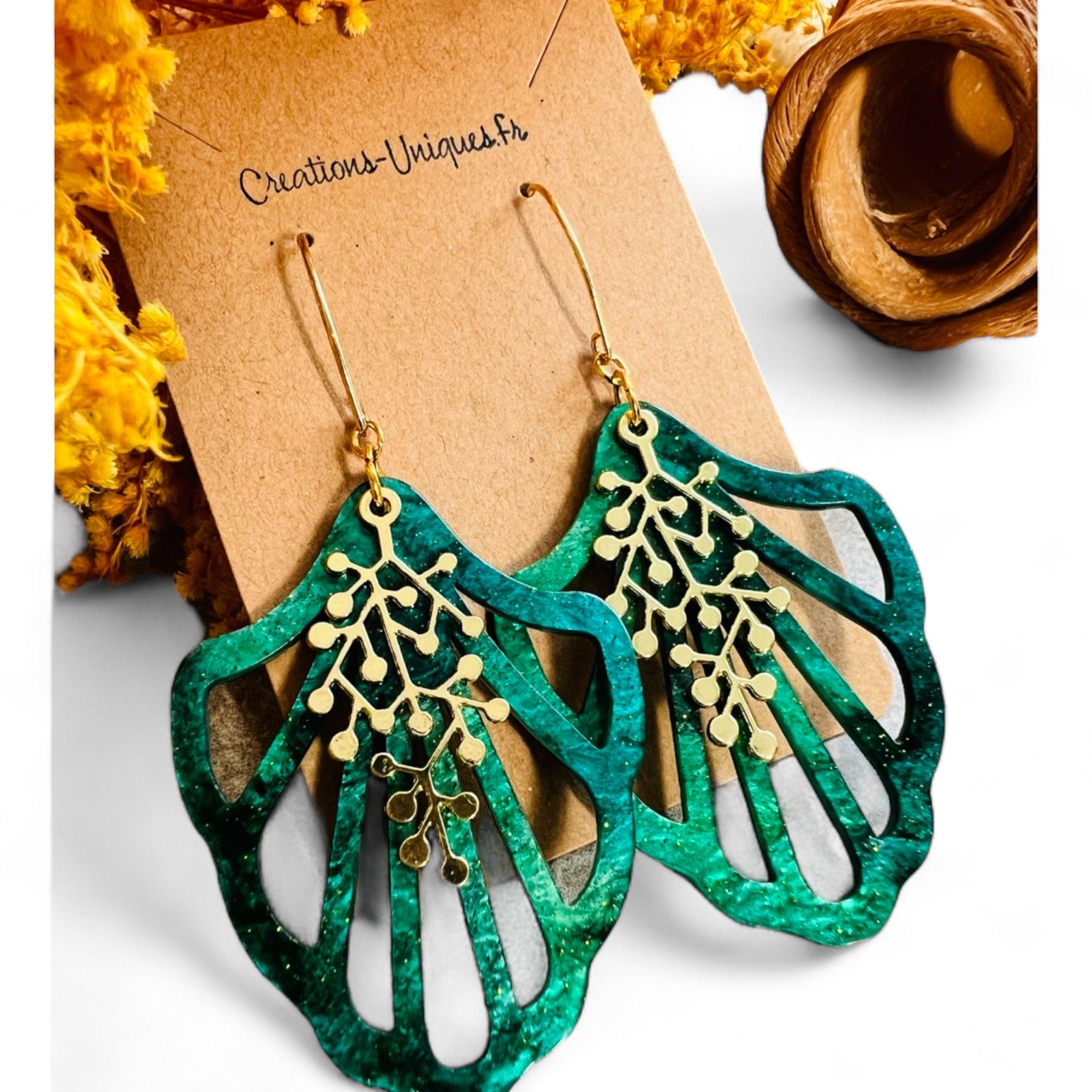 Boucles d’oreilles MELISSANDRE résine pailletée vert sapin - Créations Uniques - Créations Uniques
