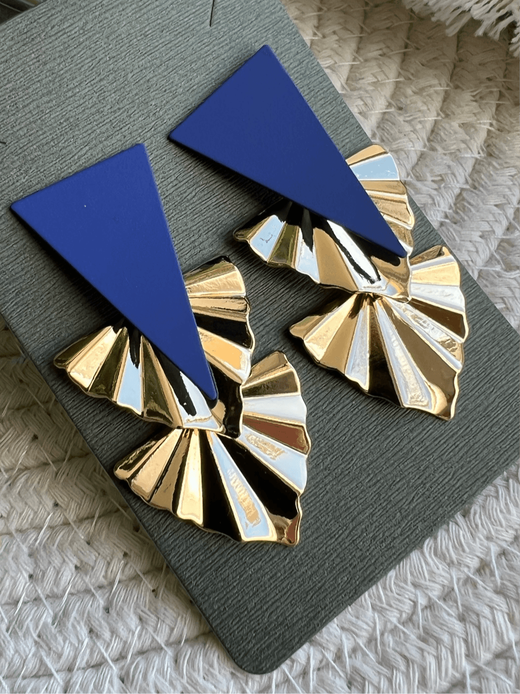 Boucles d’oreilles ADELIA triangles dorés superposés - Créations Uniques - Créations Uniques