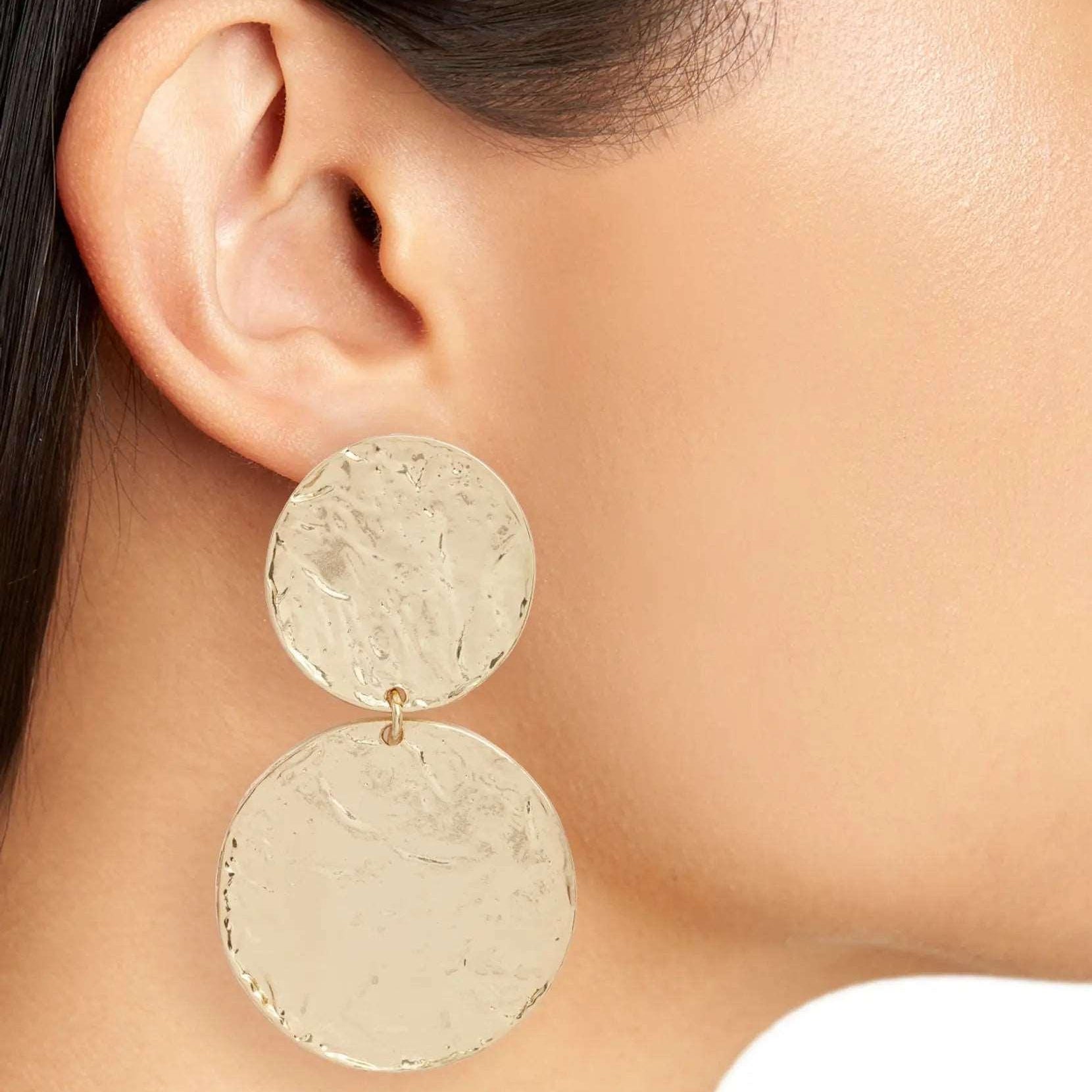 E62070 Boucles d'oreilles clips déclaration double disques - Karine Sultan - Créations Uniques