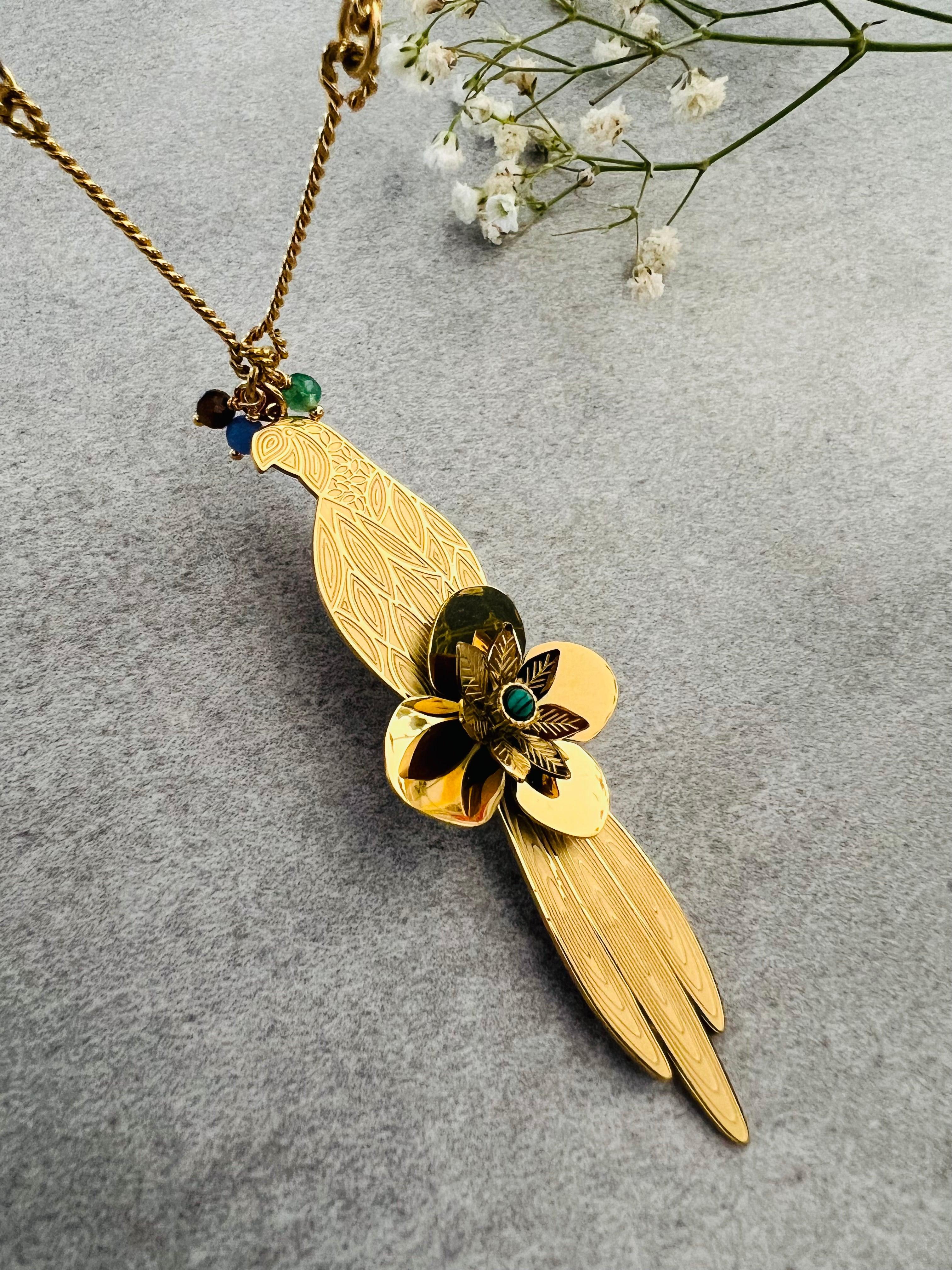 Collier sautoir TIFANIE pendentif perroquet doré - Créations Uniques
