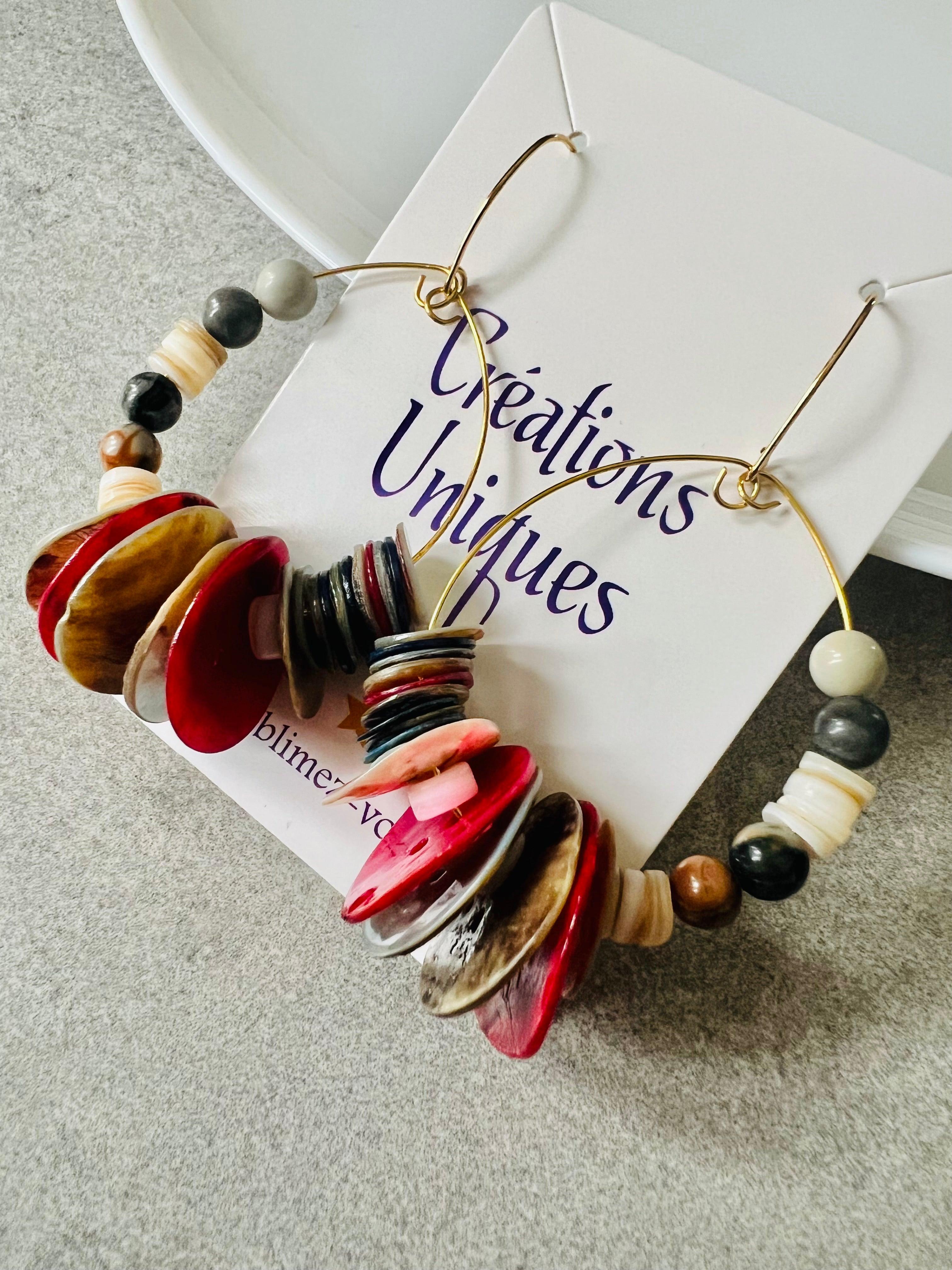 Boucles d’oreilles ARIANE boutons de nacre et perles, style bohème - Créations Uniques - Créations Uniques