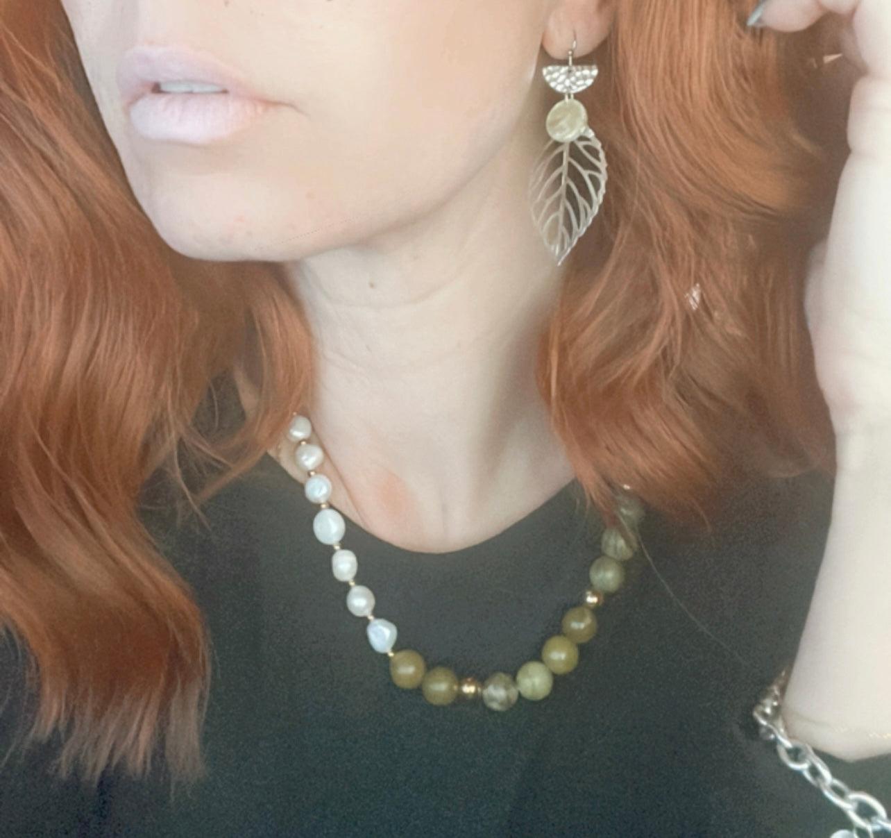 Boucles d’oreilles SHERRY feuilles argentées - Créations Uniques - Créations Uniques