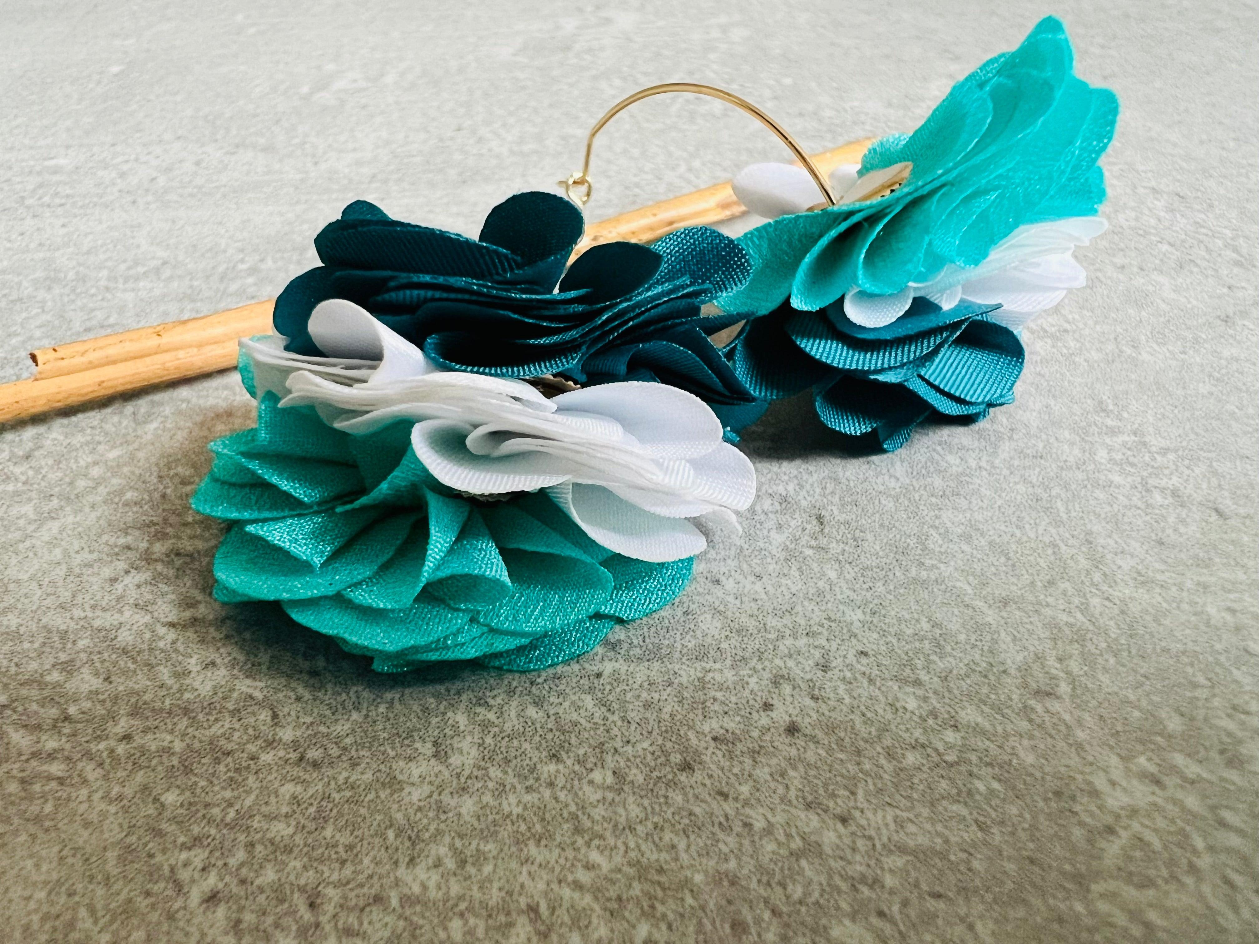 Boucles d’oreilles anneaux ovales ORIANNE pampilles tissu tricolore - Créations Uniques - Créations Uniques