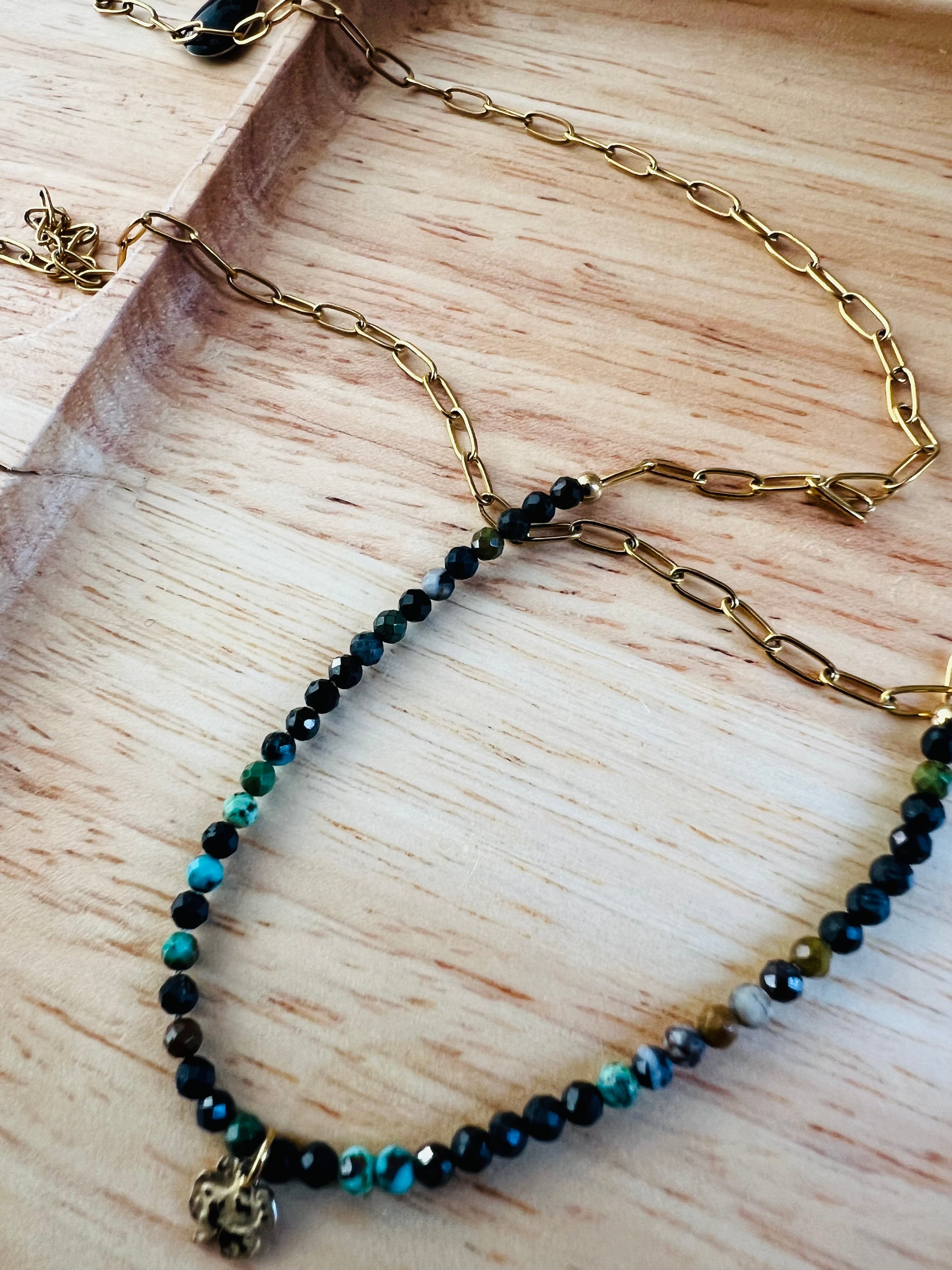 Bracelet TANIA fines perles vert foncé - Créations Uniques