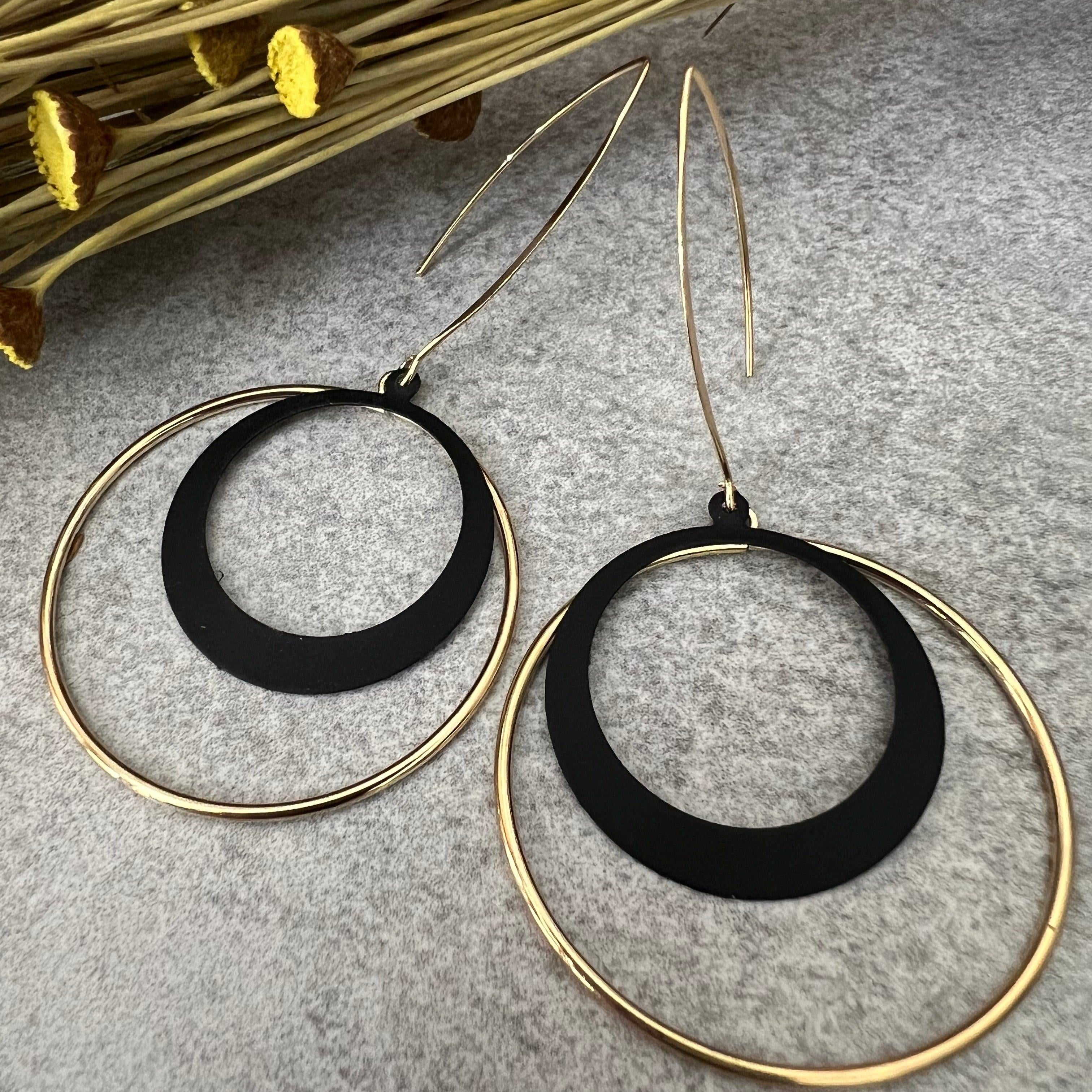 Boucles d’oreilles DELIA noires et dorées - Créations Uniques - Créations Uniques