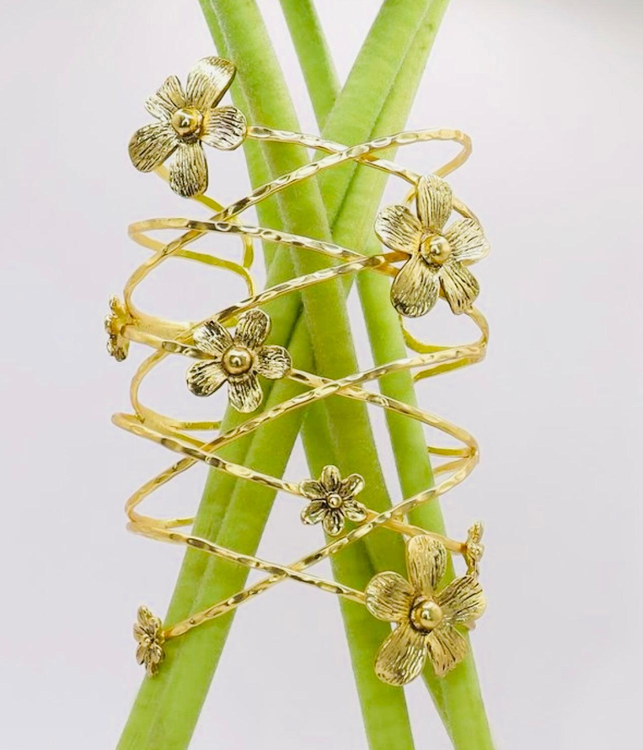 B71011 Bracelet manchette maxi fleur - Karine Sultan - Créations Uniques