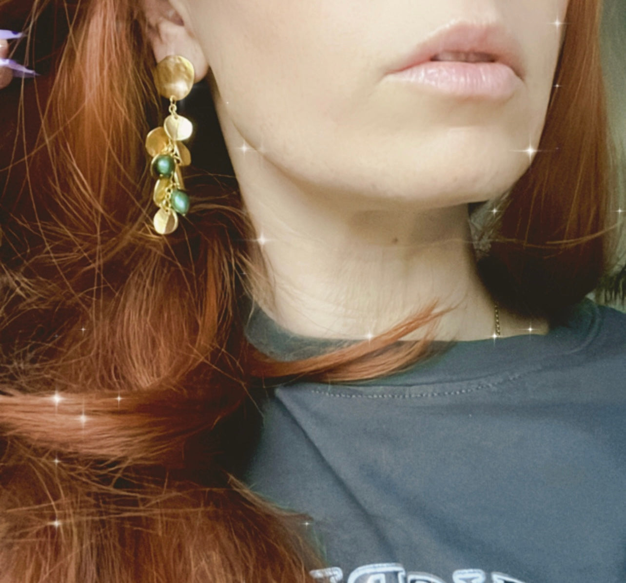 E75510 Clips grappes dorées et perles vertes - Karine Sultan - Créations Uniques