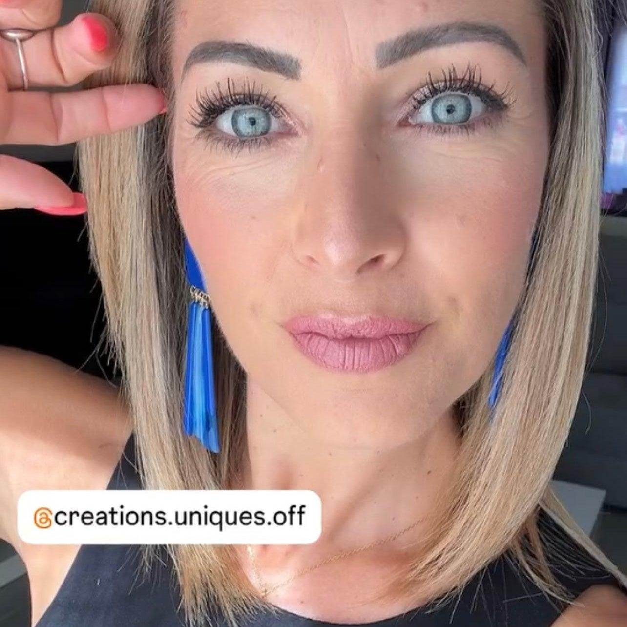 Boucles d’oreilles KATHLEEN grande modèle bleu océan résine - Créations Uniques