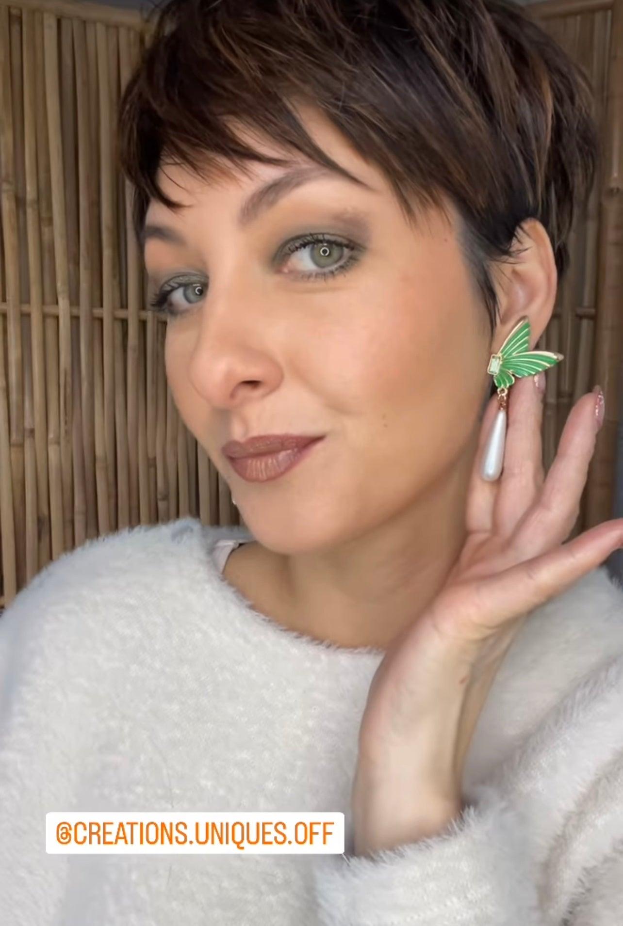 Boucles d’oreilles CANELLE ailles de papillons vertes et gouttes blanc nacré - Créations Uniques