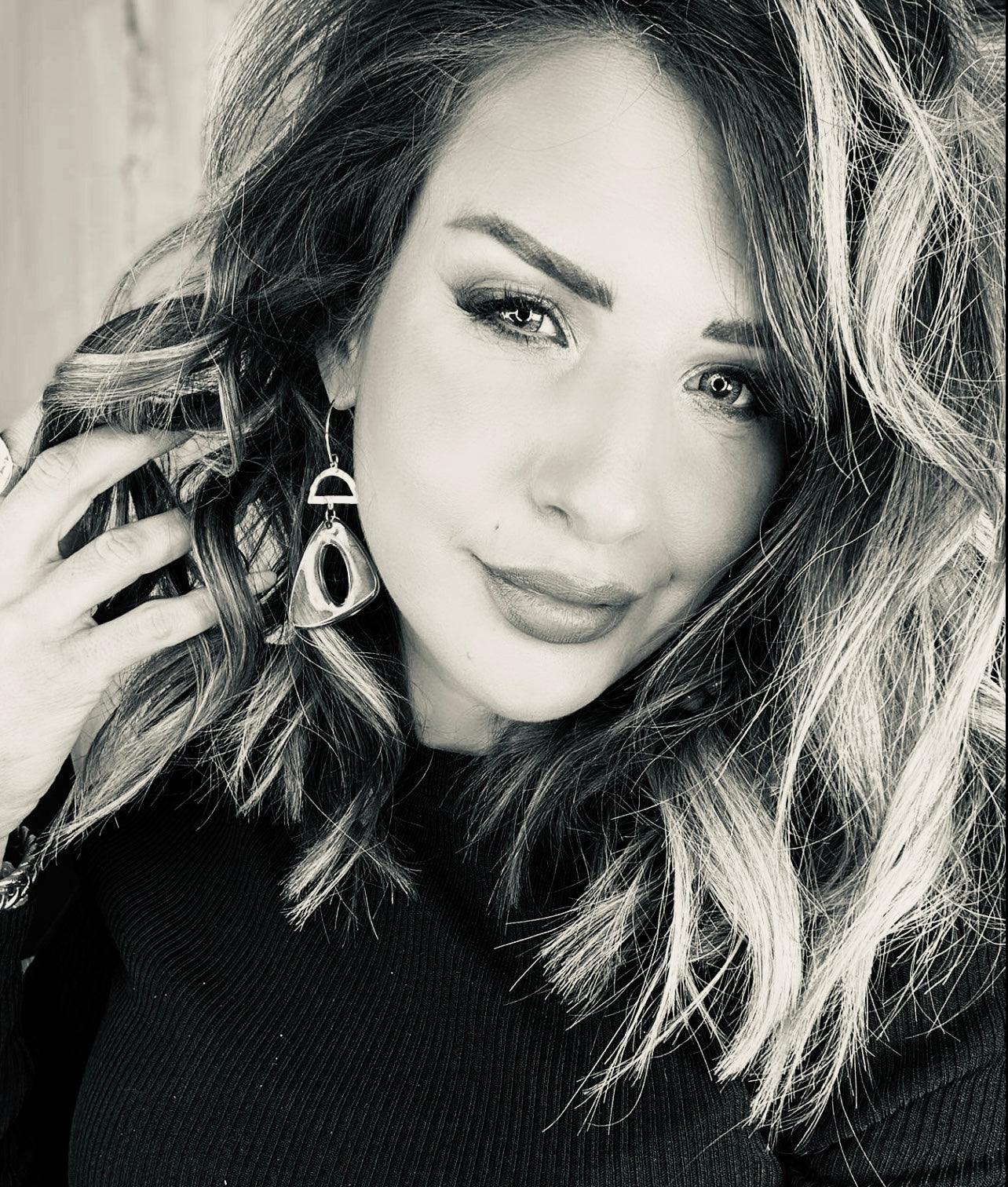 Boucles d’oreilles TALI triangles résine - Créations Uniques - Créations Uniques