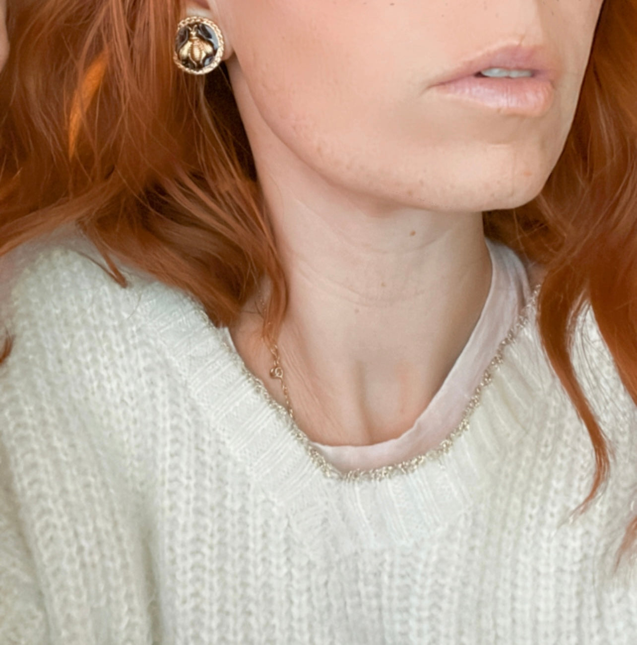 E69042 Boucles d'oreilles clips émail noir - Karine Sultan - Créations Uniques