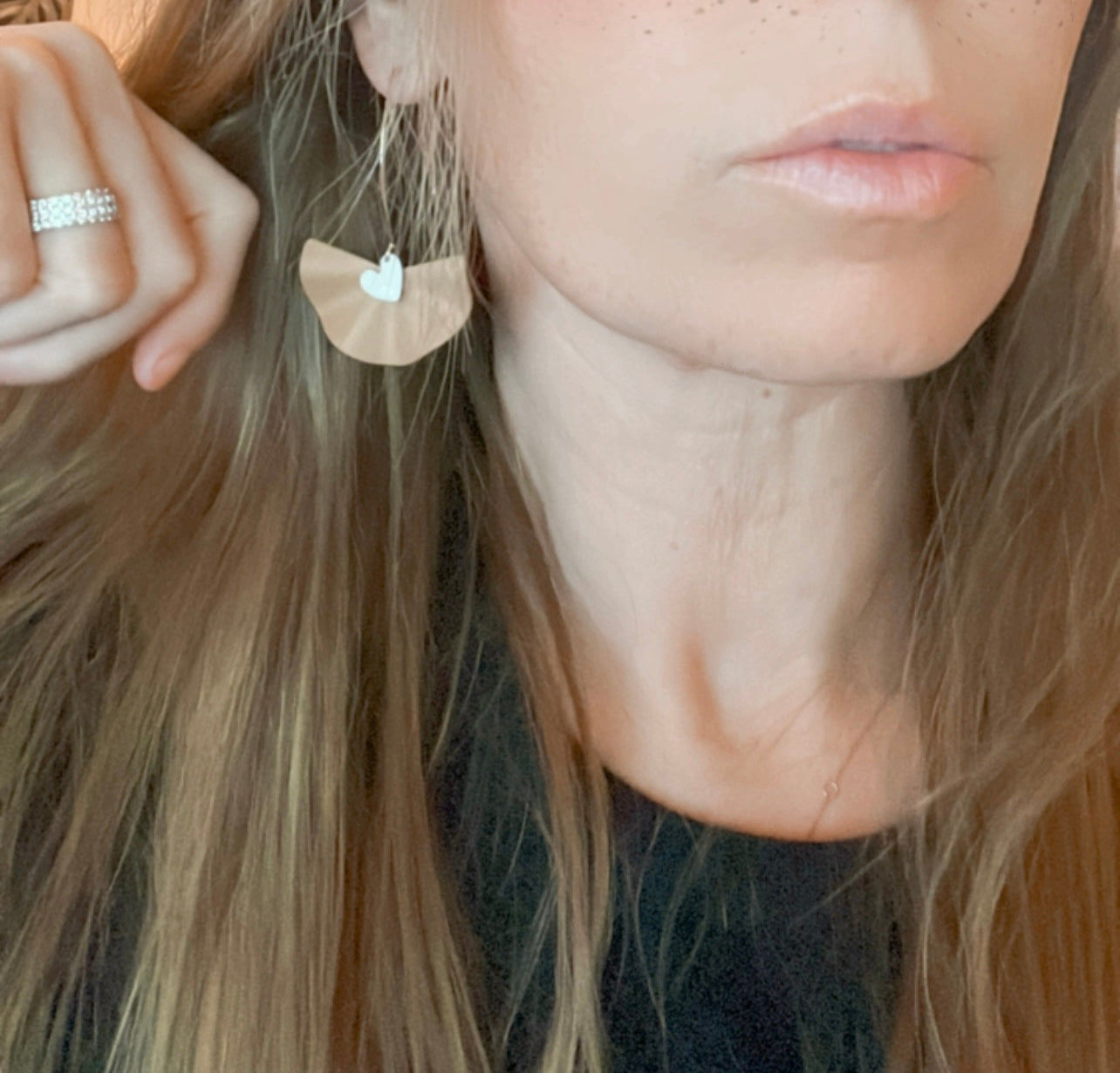 Boucles d’oreilles SELENE éventail beige - Créations Uniques - Créations Uniques