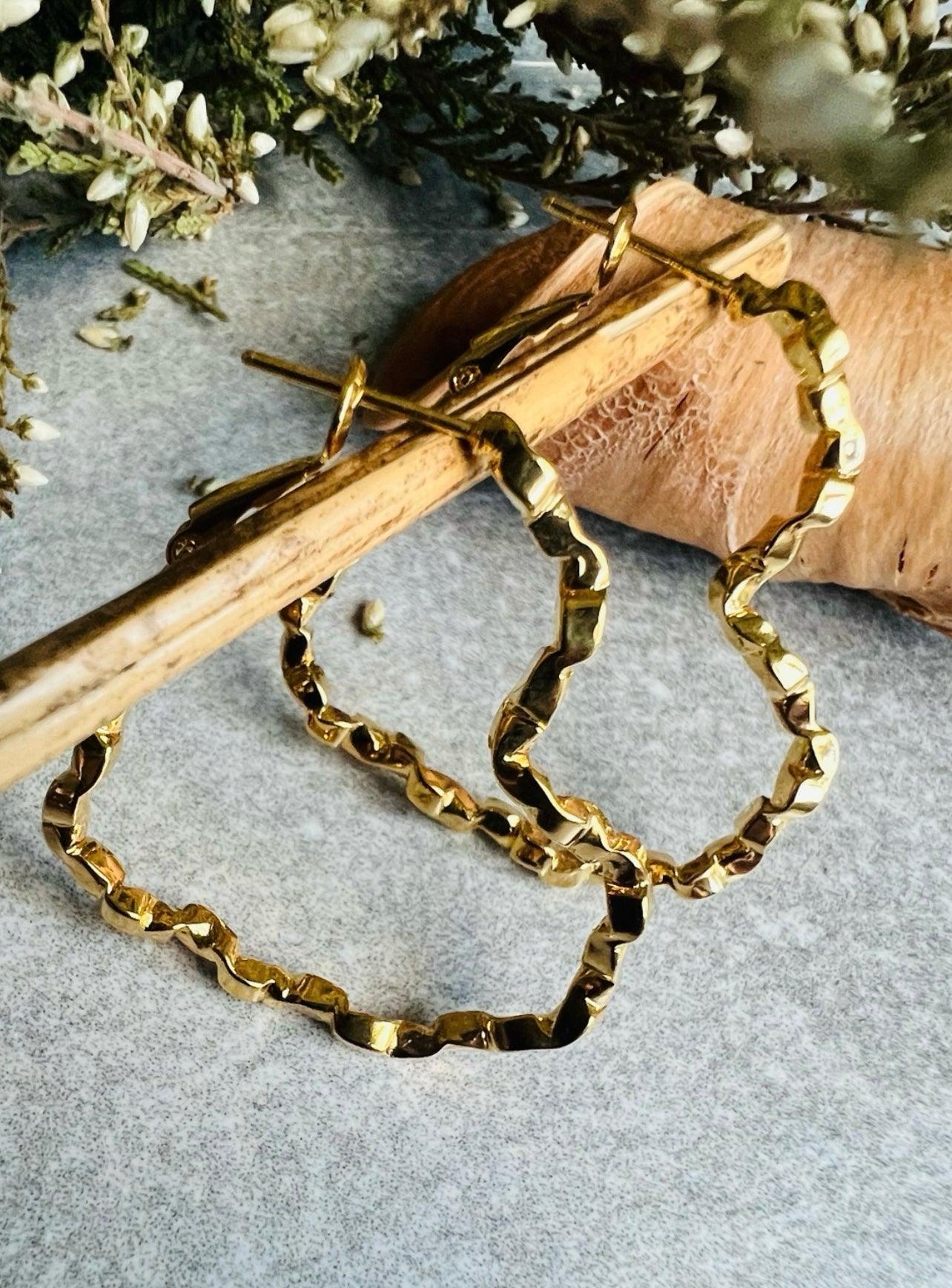 Boucles d’oreilles KAYLYNE créoles cœurs dorés - Créations Uniques