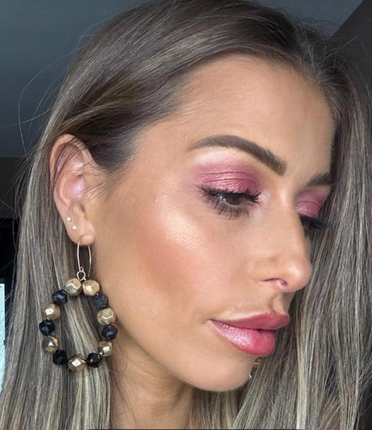 Boucles d’oreilles BELLE - perles noires et dorées - Créations Uniques