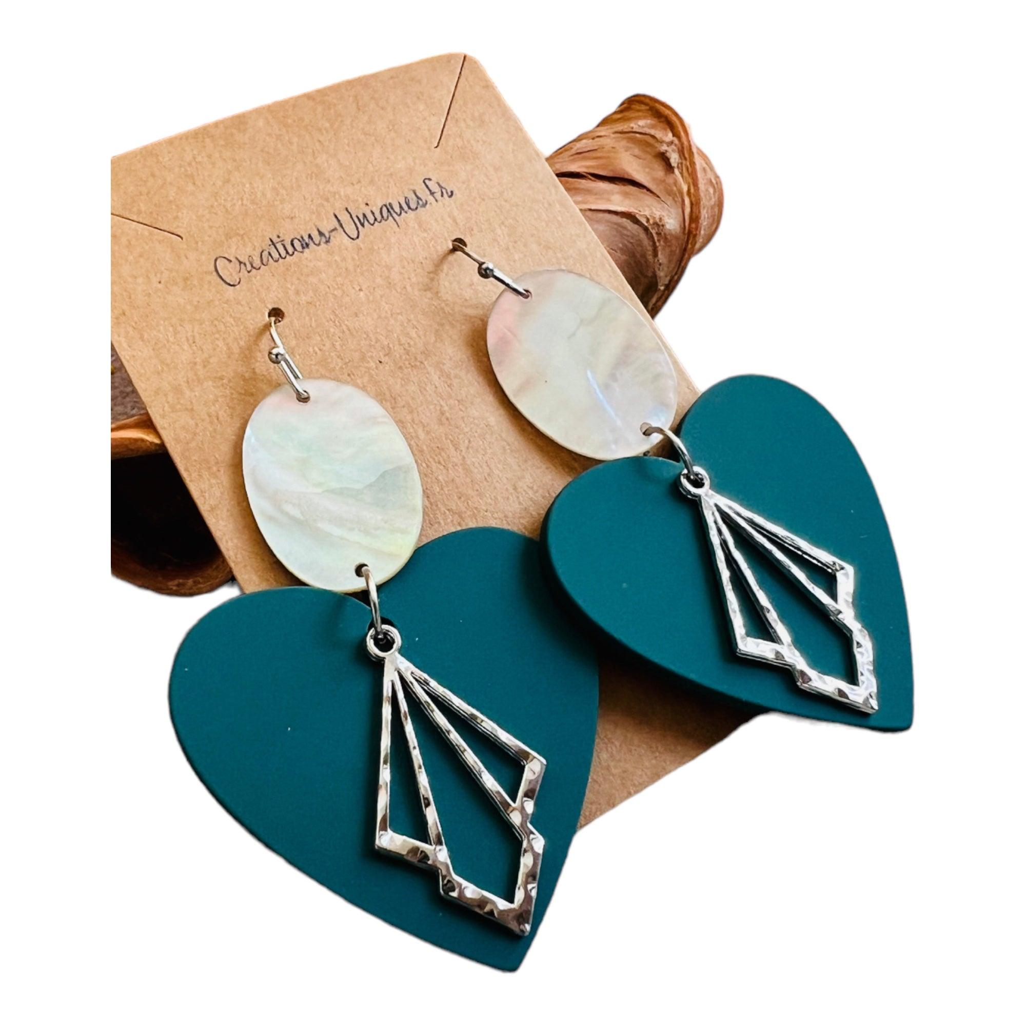 Boucles d’oreilles VERA cœurs bleu canard et intercalaires nacre - Créations Uniques - Créations Uniques