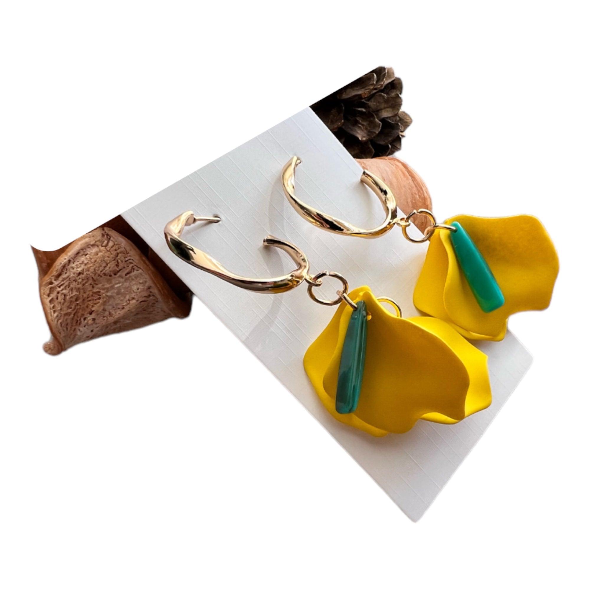 Boucles d’oreilles ROSITA pétales jaunes - Créations Uniques