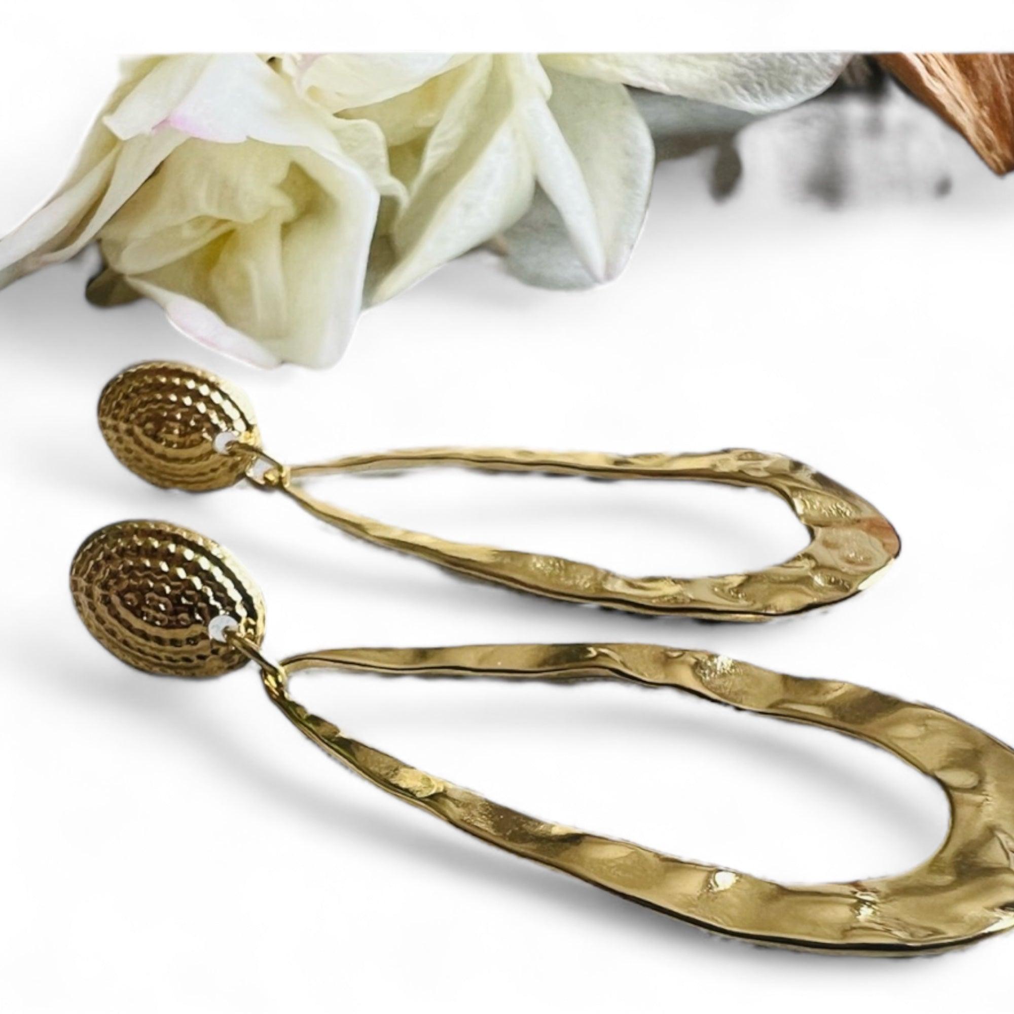 Boucles d’oreilles ALLI gouttes dorées martelées - Créations Uniques