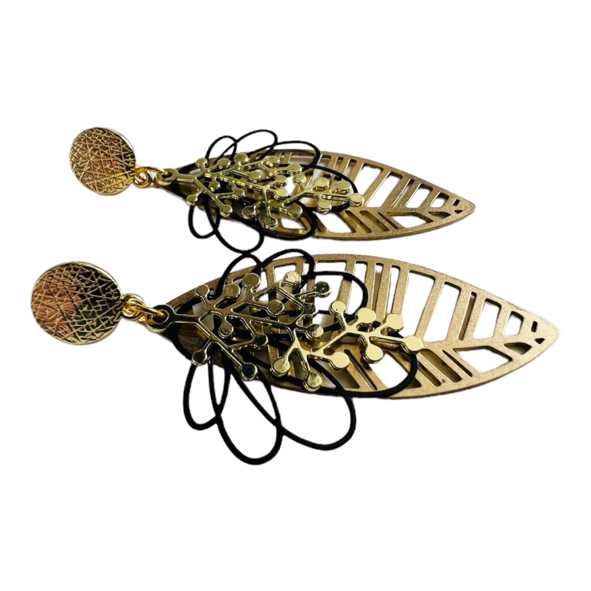 Boucles d’oreilles MARYLINE feuillage noir et goutte laiton - Créations Uniques - Créations Uniques