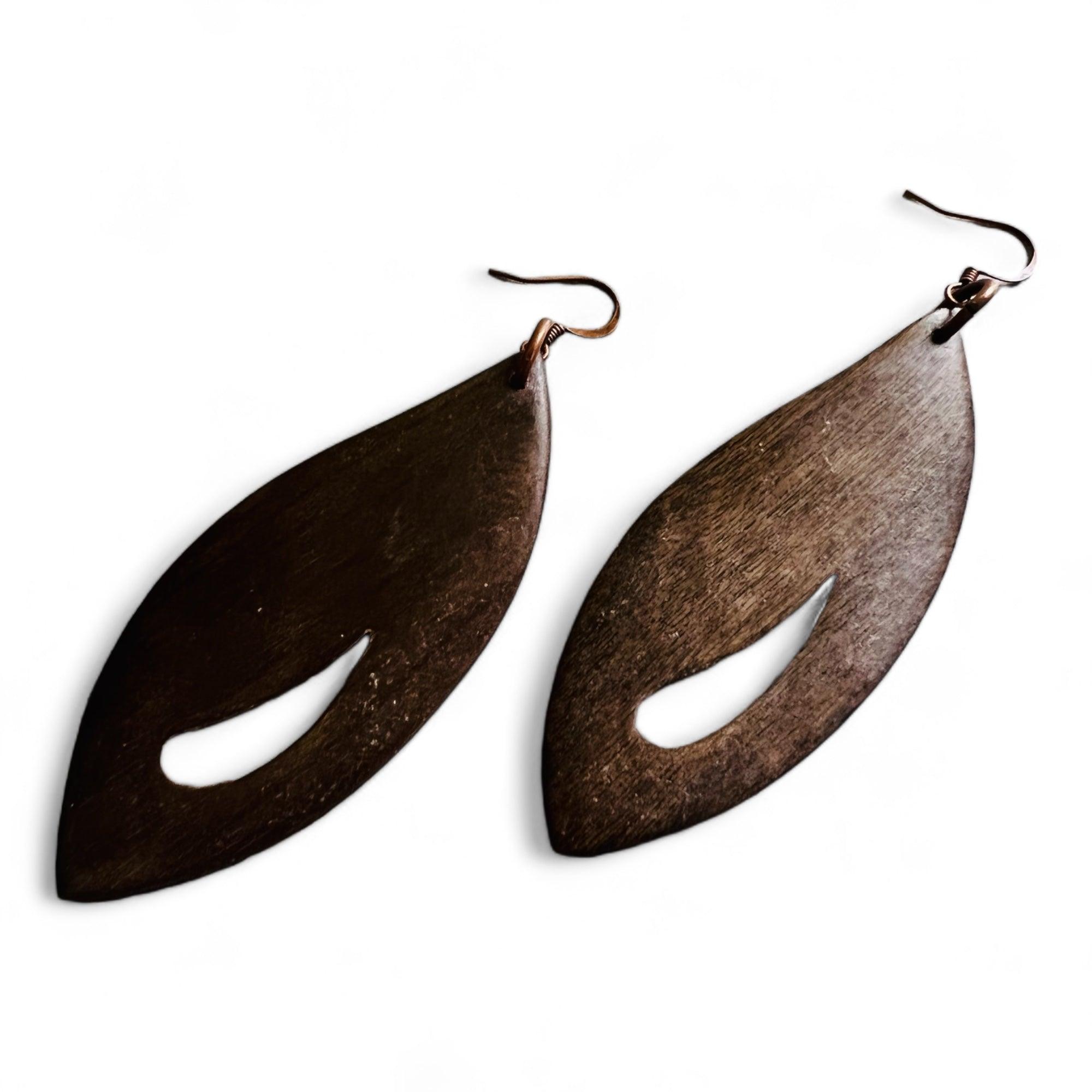 Boucles d’oreilles CORNELIA feuilles bois marron - Créations Uniques